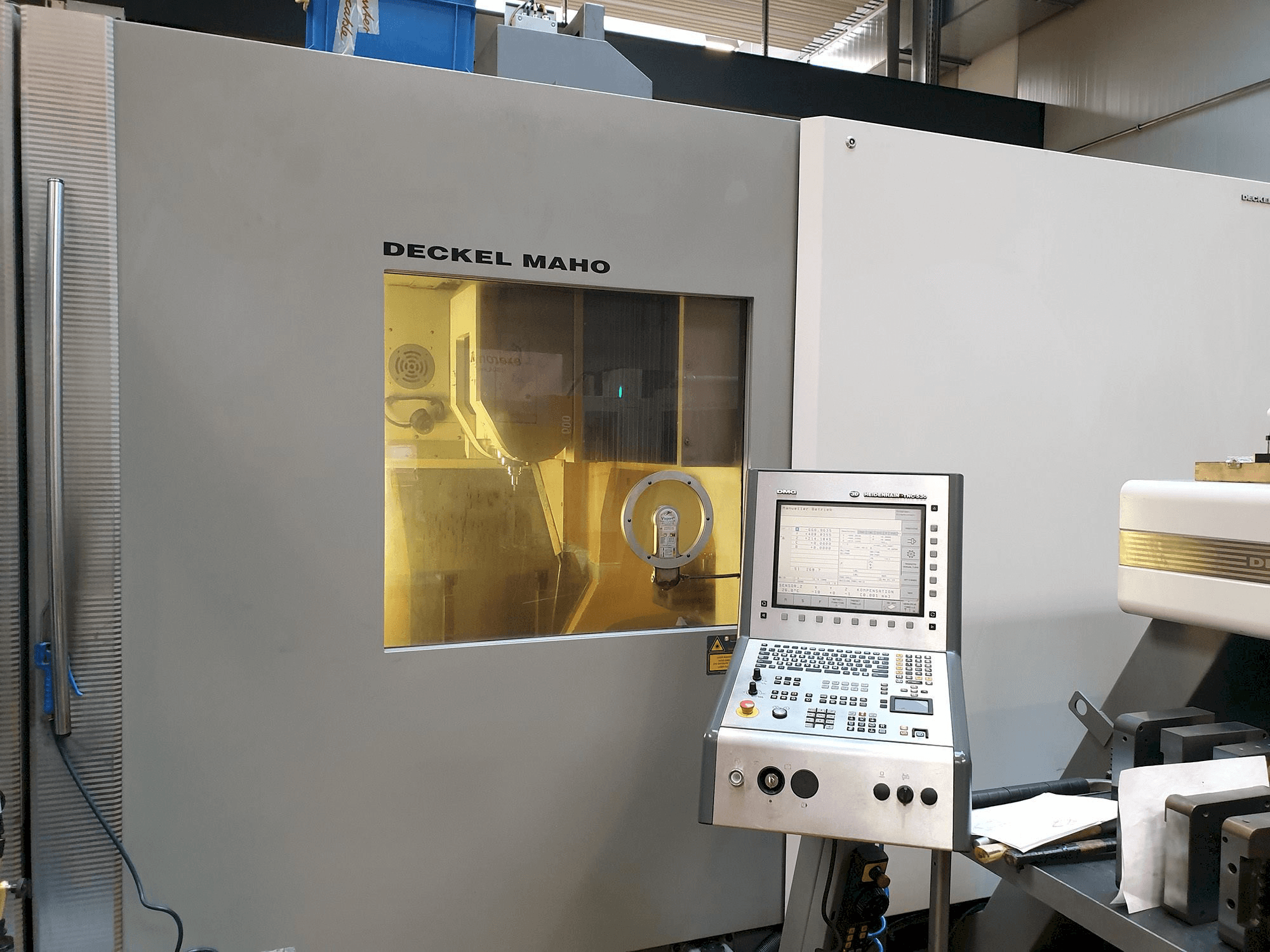 Prikaz stroja DECKEL MAHO DMC 105V Linear sprijeda