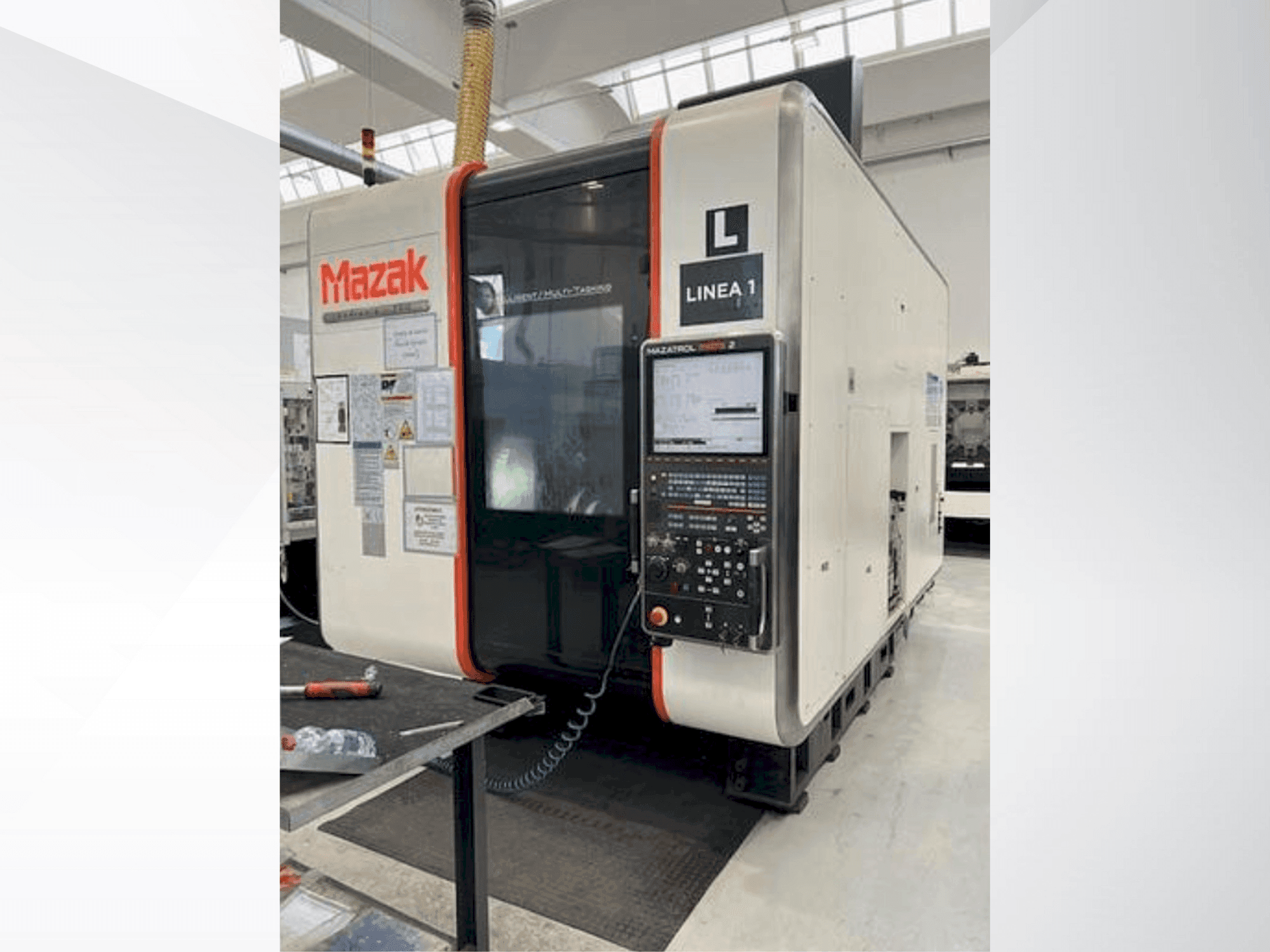 Prikaz stroja Mazak VARIAXIS I 700 sprijeda