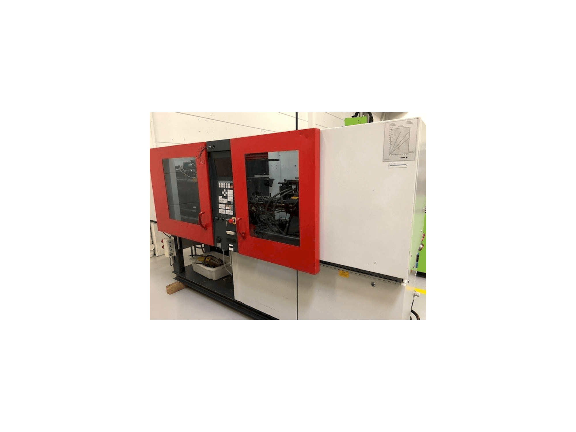 Prikaz lijeve strane stroja FERROMATIK MILACRON K40 D-E