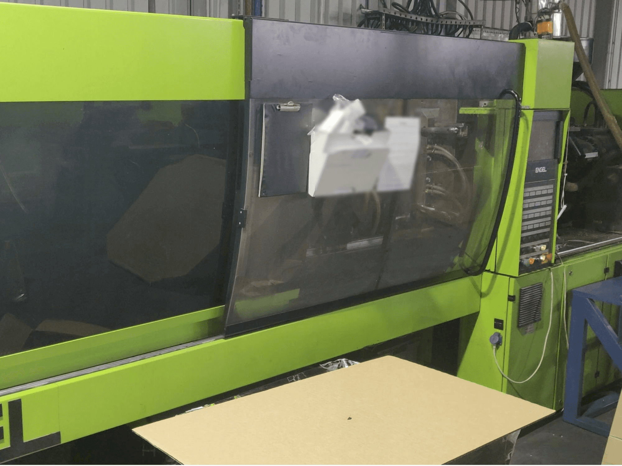 Prikaz stroja ENGEL Victory 1050/220 Tech sprijeda