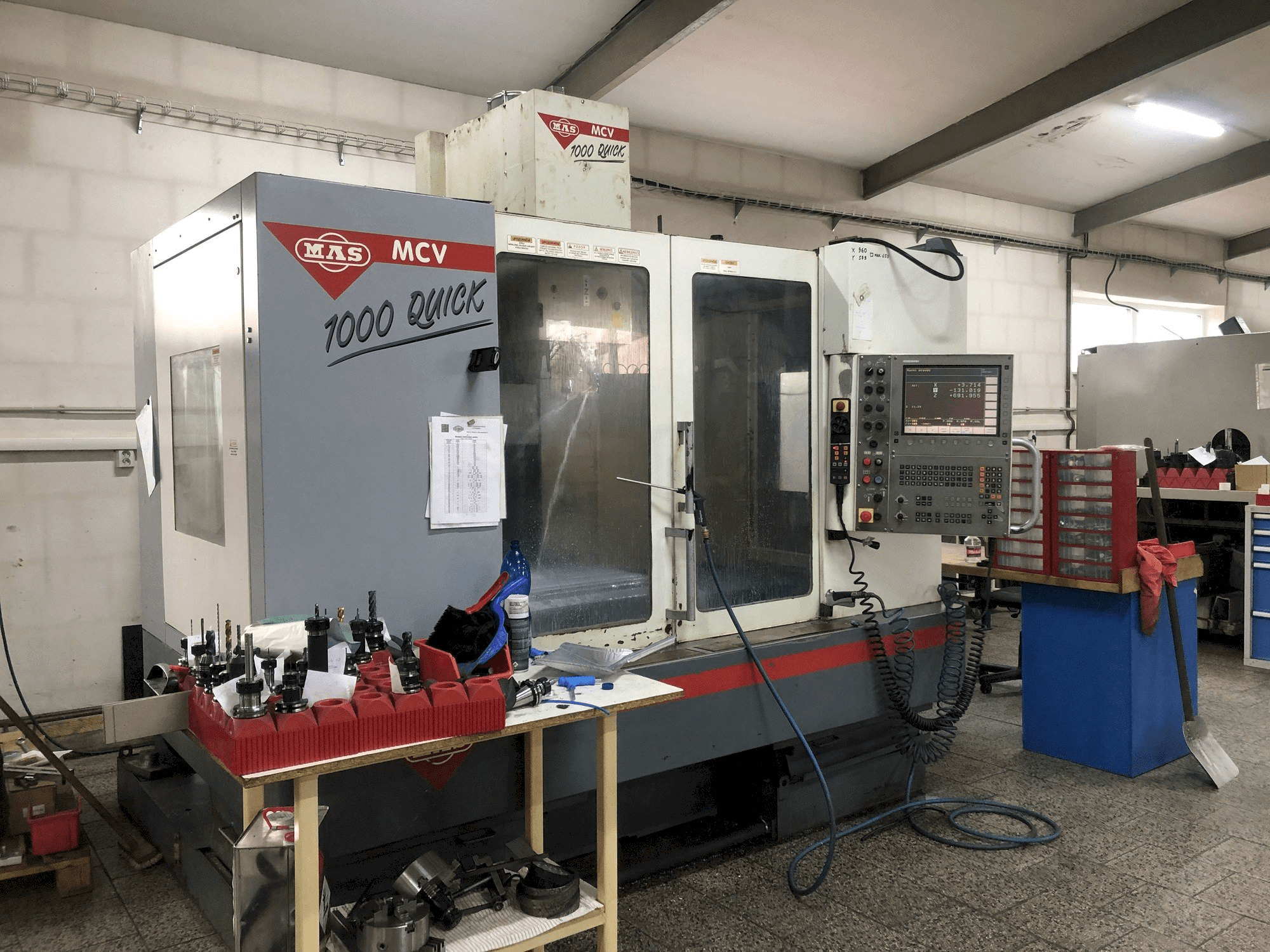 Prikaz stroja KOVOSVIT MAS MCV 1000 Quick sprijeda