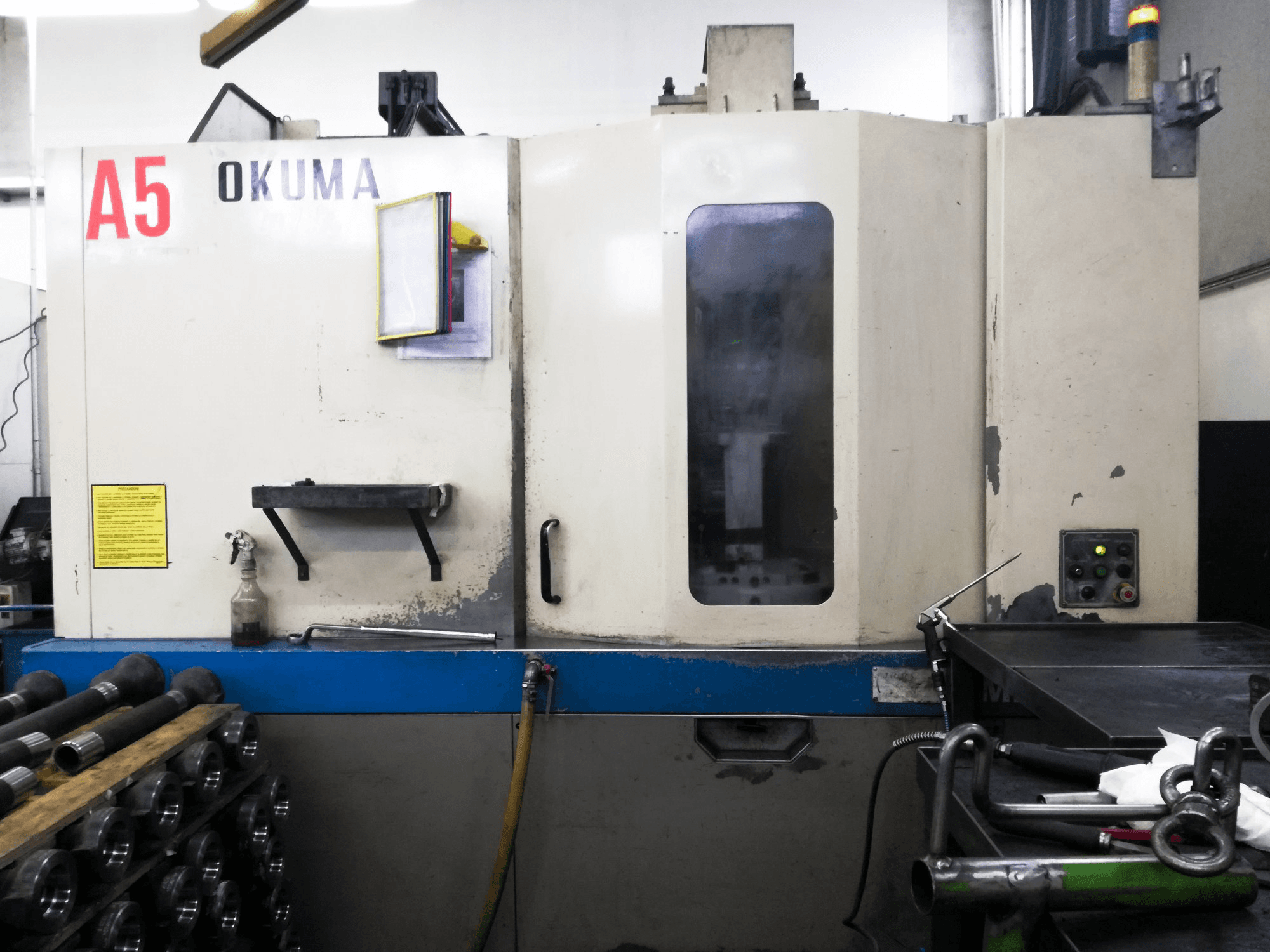 Prikaz stroja Okuma MA-50HA sprijeda