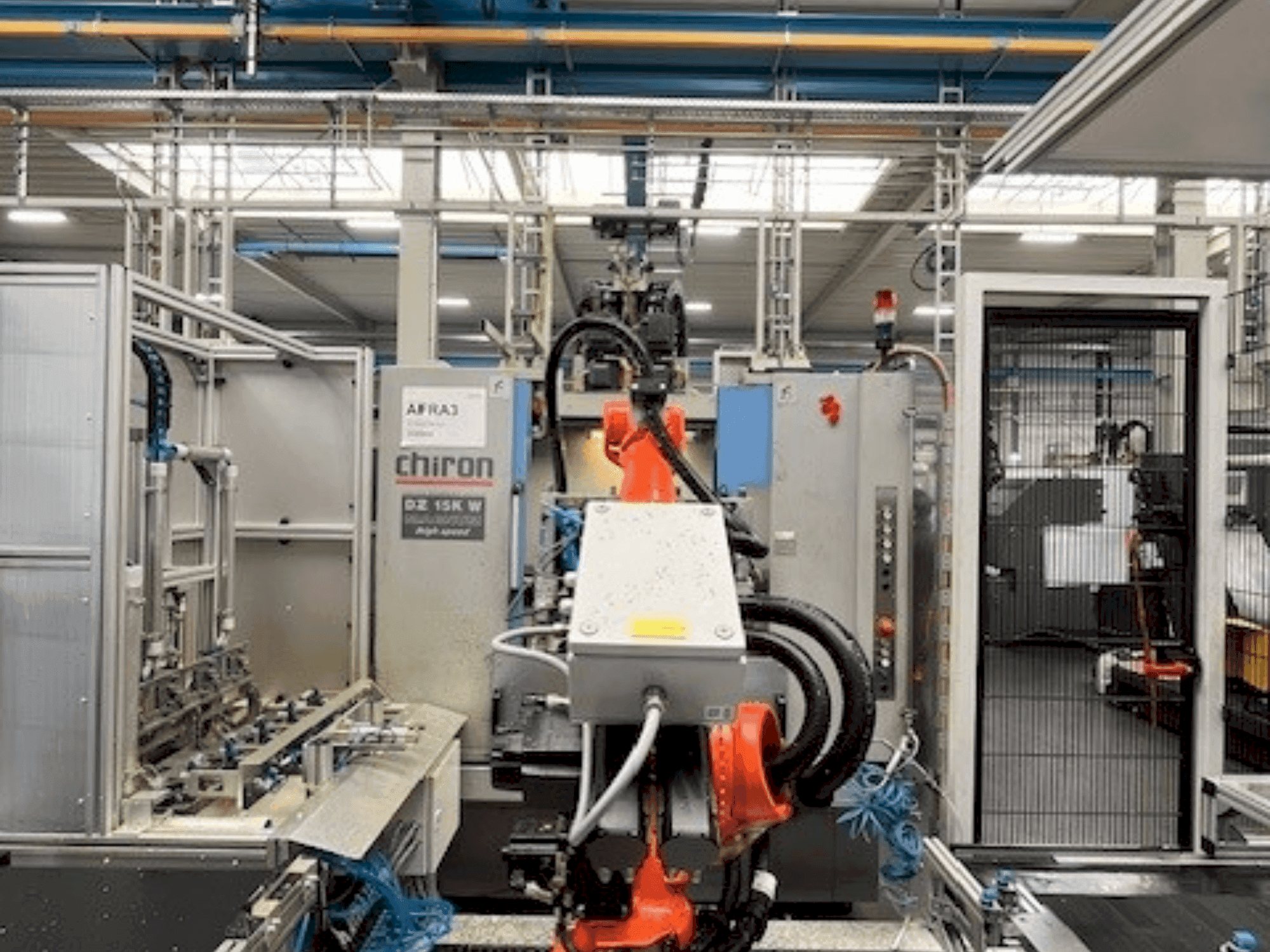 Prikaz stroja CHIRON DZ15KWM HS zdesna
