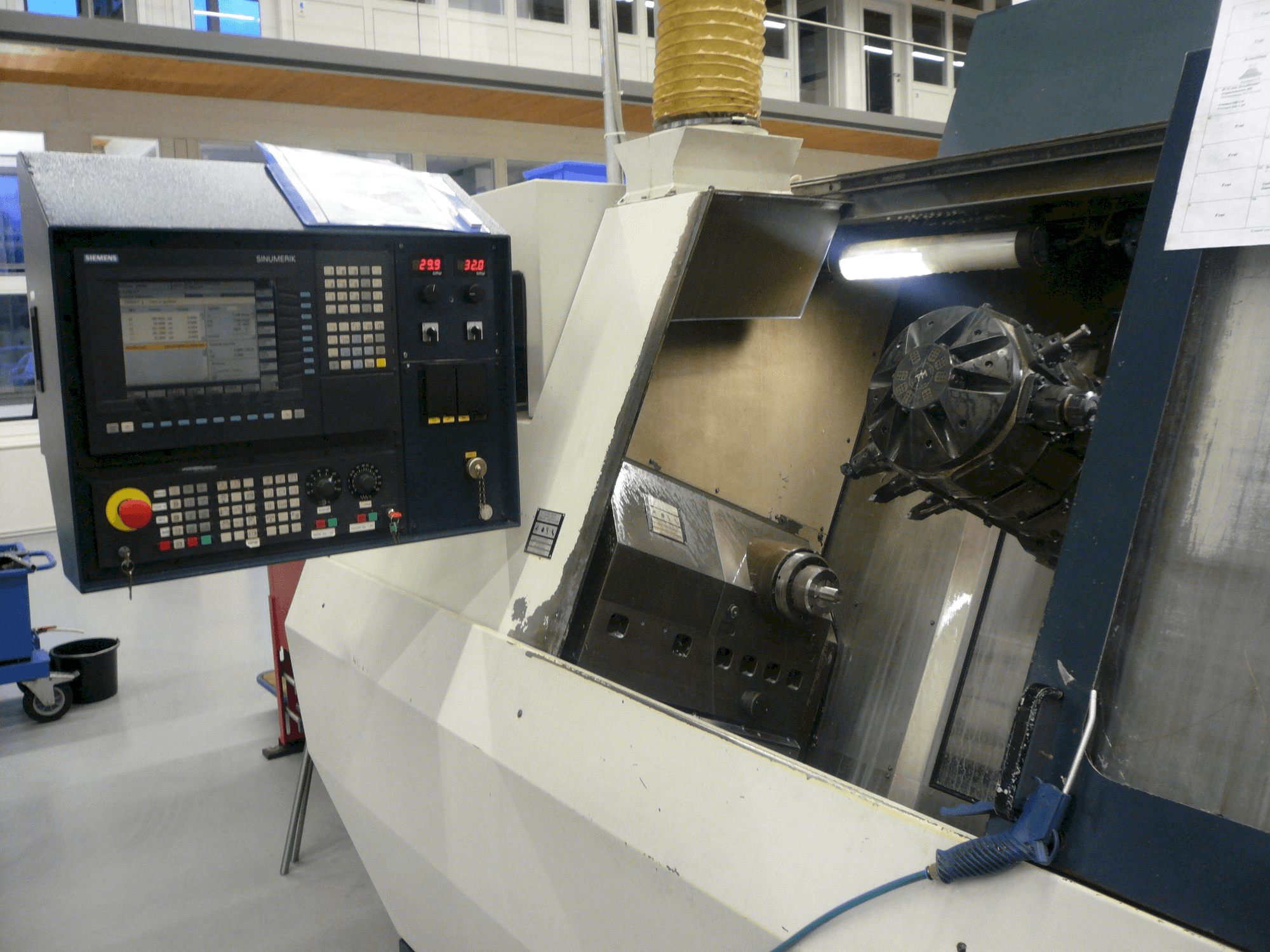 Prikaz stroja SPINNER TM sprijeda