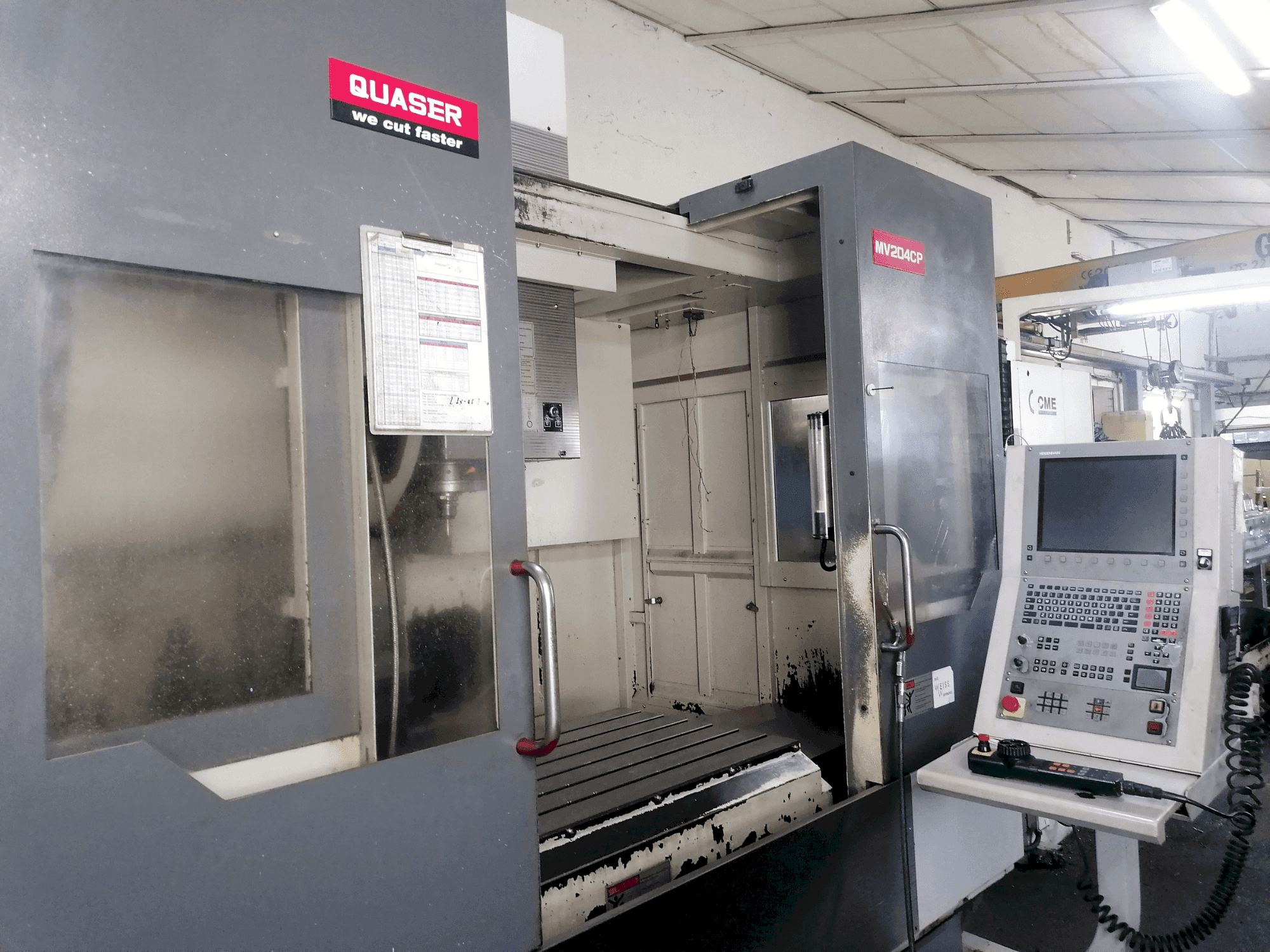 Prikaz stroja Quaser MV 204 CP sprijeda