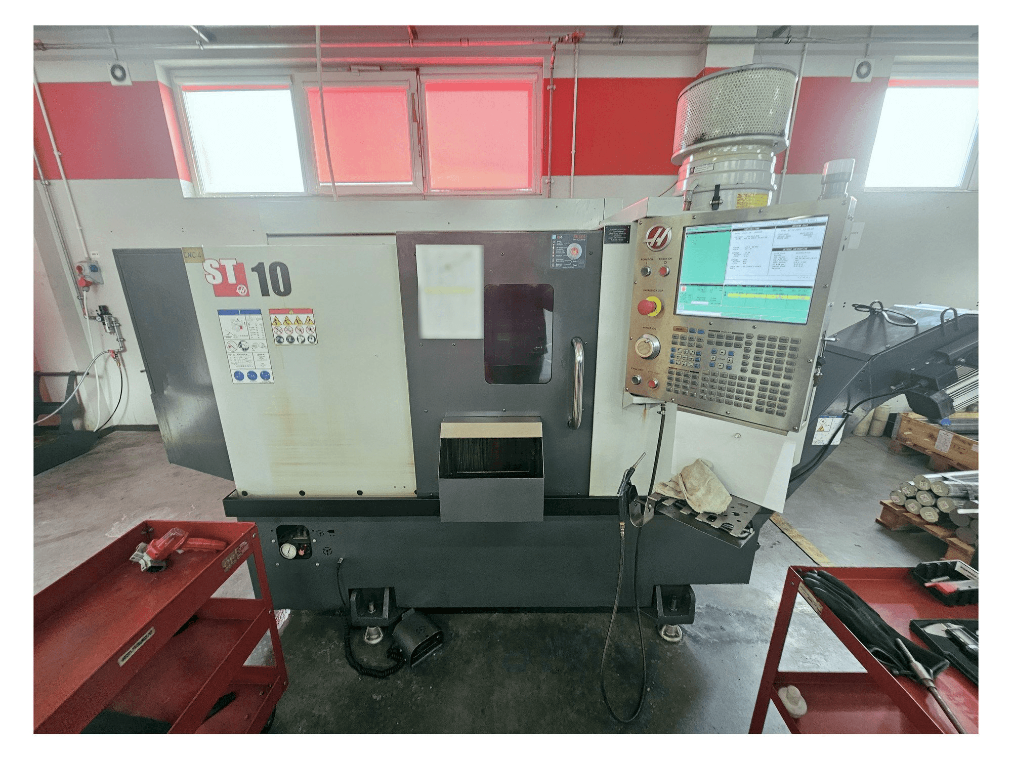 Prikaz stroja HAAS ST-10 sprijeda