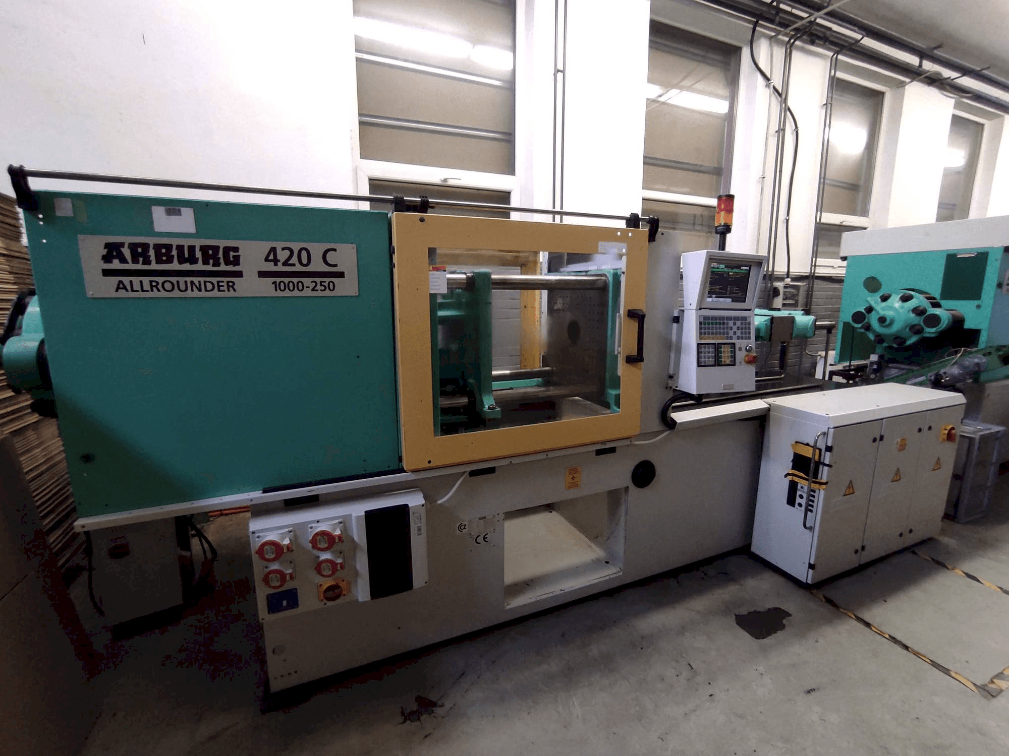 Prikaz stroja Arburg 420C 1000-250 sprijeda