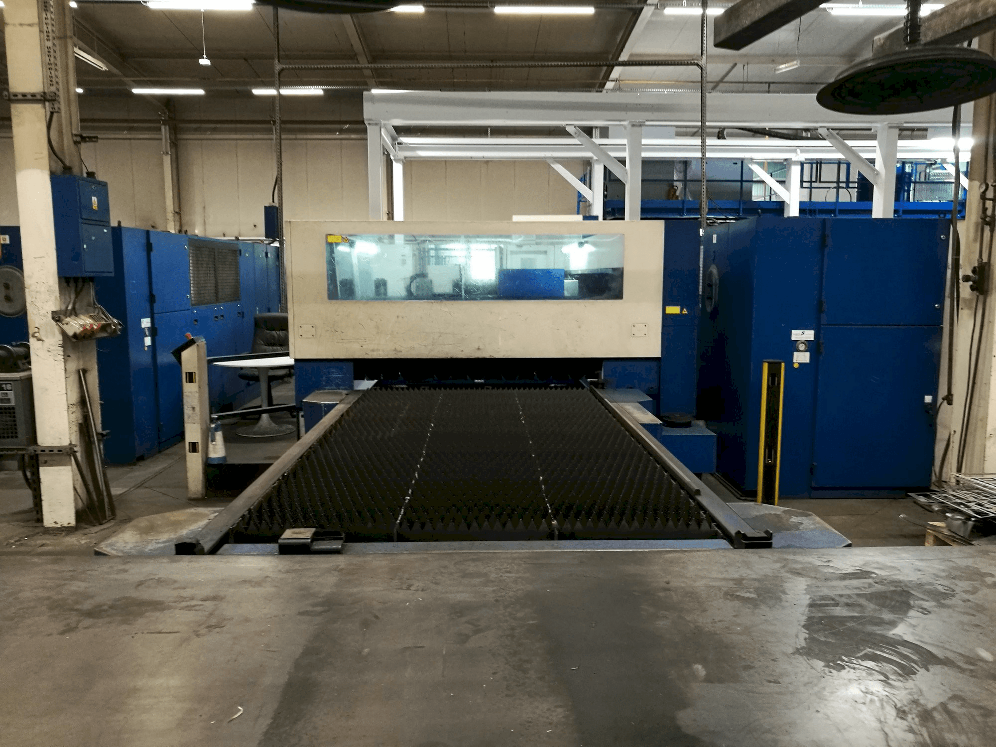 Prikaz stroja Trumpf Trumatic L3050 sprijeda