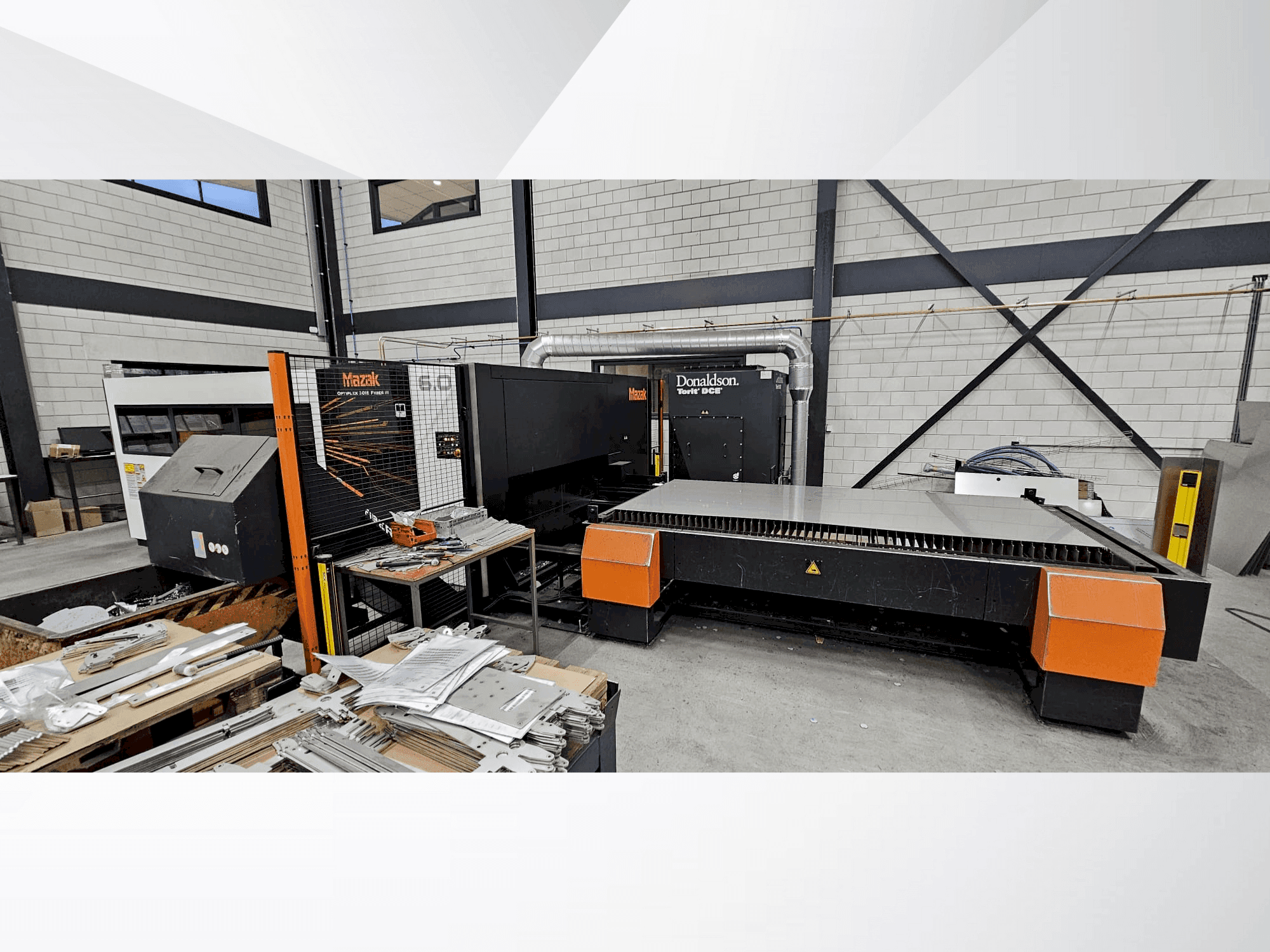Prikaz stroja Mazak Optiplex 3015 Fiber III 6,0kW sprijeda