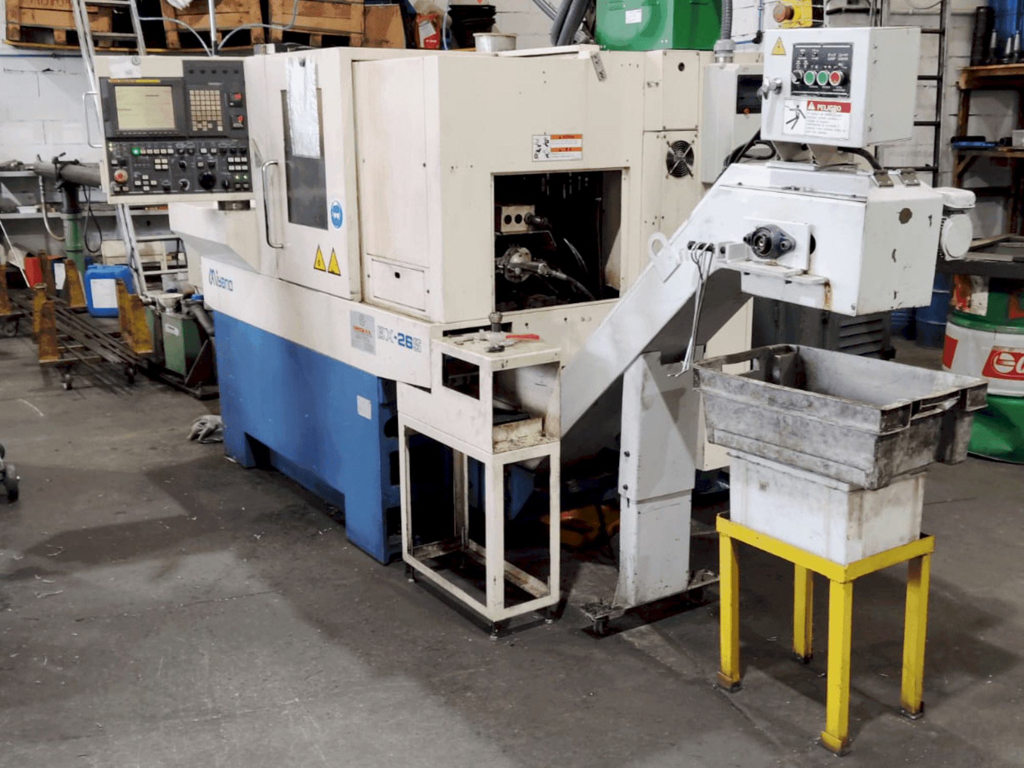 Prikaz stroja Miyano BX-26S sprijeda