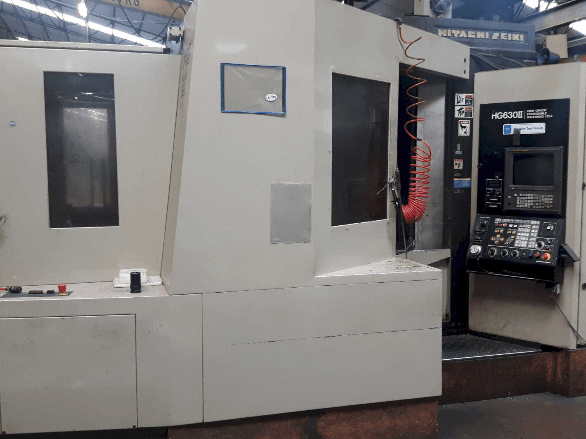 Prikaz lijeve strane stroja HITACHI SEIKI HG 630