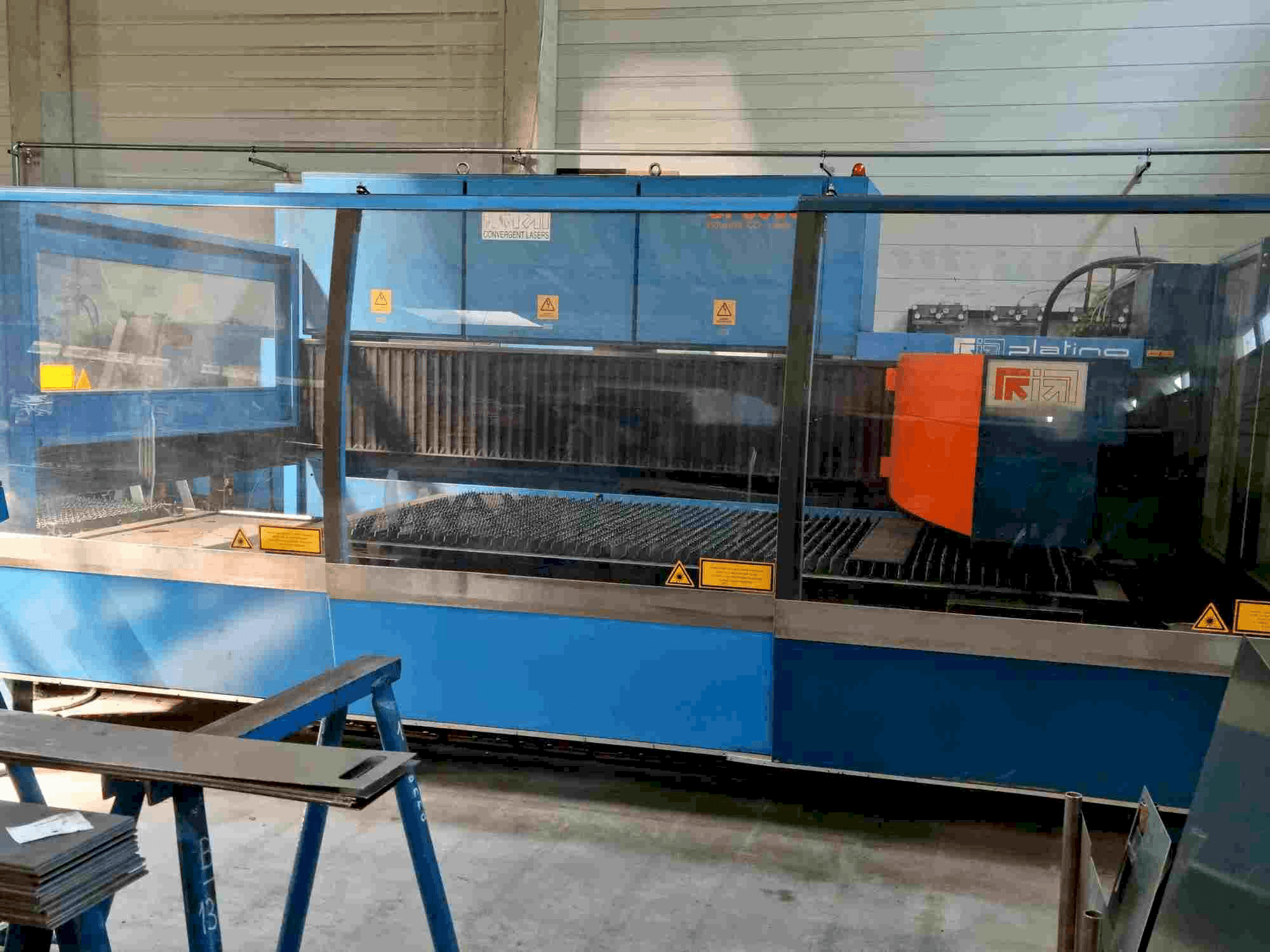 Prikaz stroja Prima Industrie Platino 1530 3kW sprijeda
