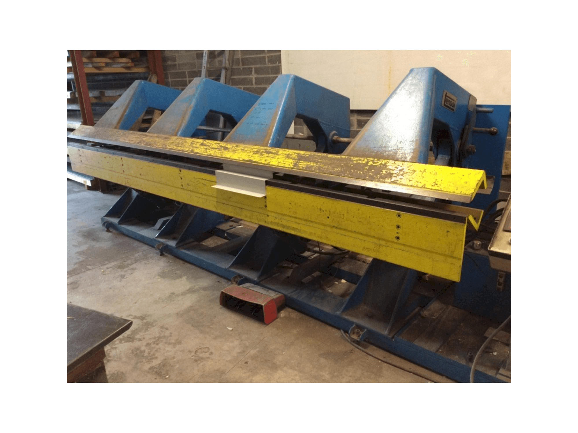 Prikaz stroja Tensol P200-4 sprijeda