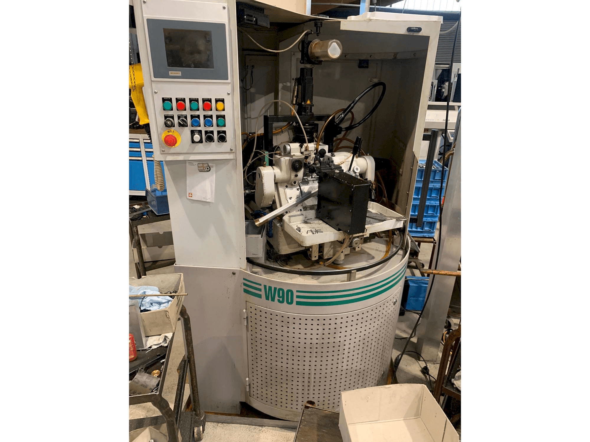 Prikaz stroja Lambert Wahli W 90 CNC sprijeda