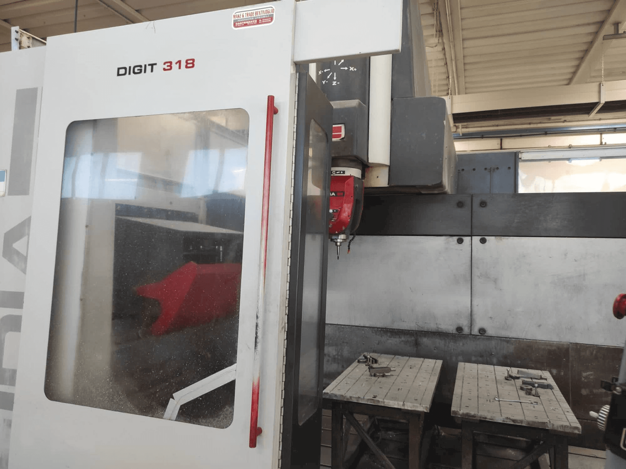 Prikaz lijeve strane stroja Fidia Digit 318