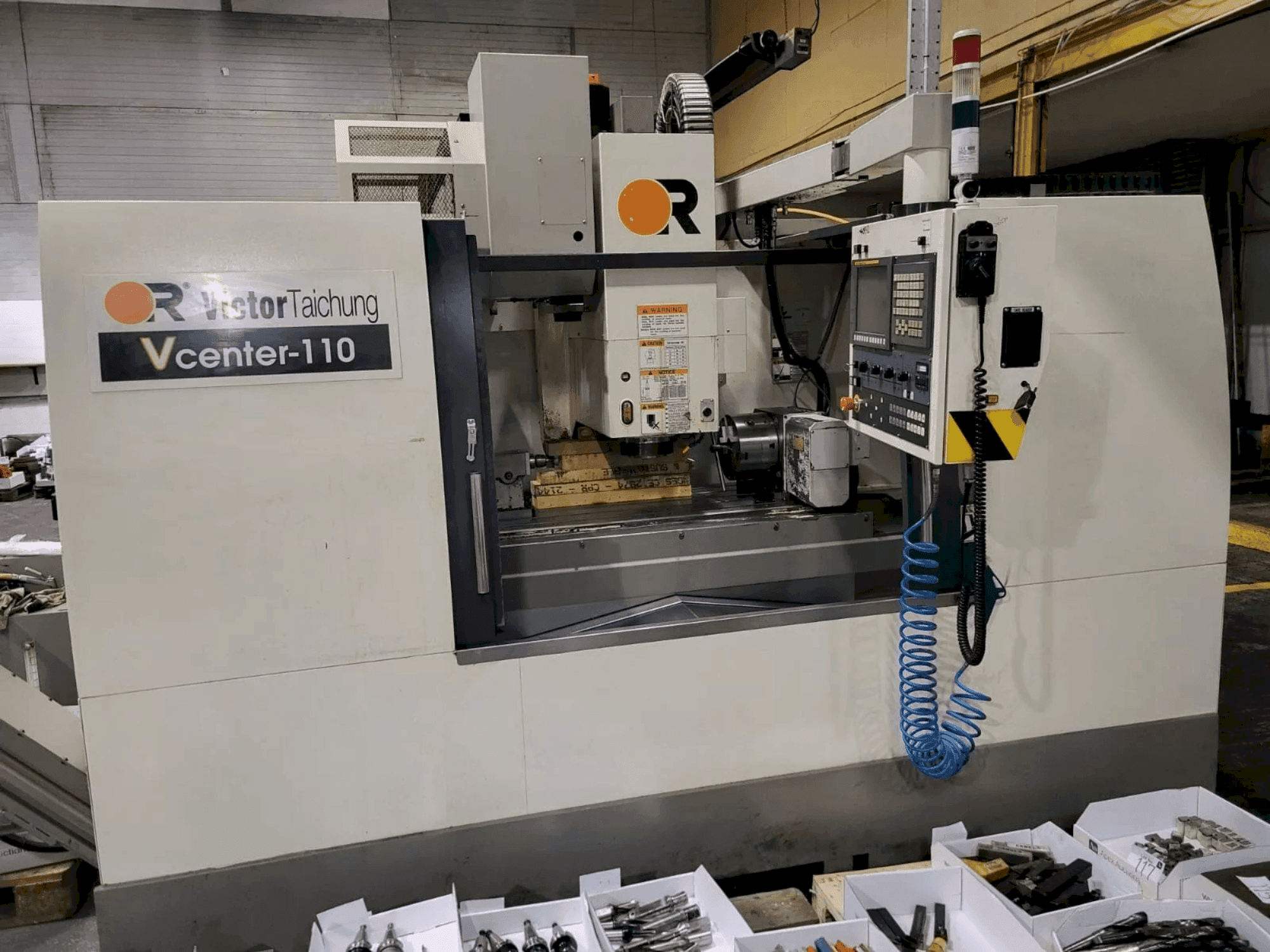 Prikaz stroja Victor V center - 110 sprijeda