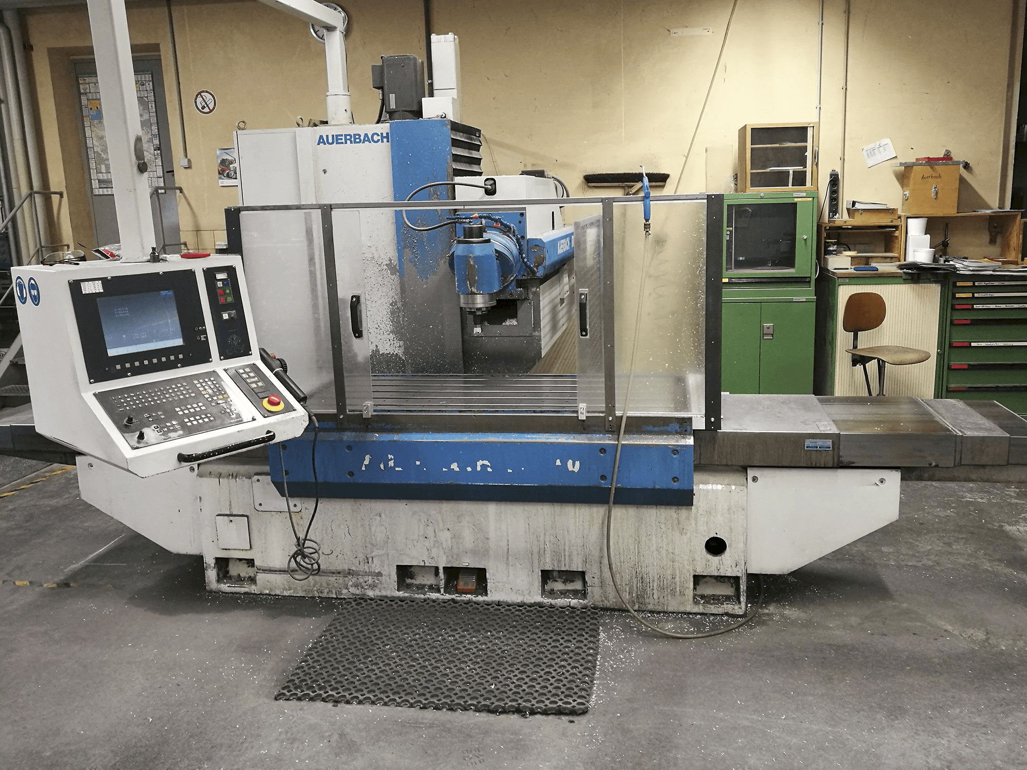 Prikaz stroja Auerbach FBE 1500 sprijeda