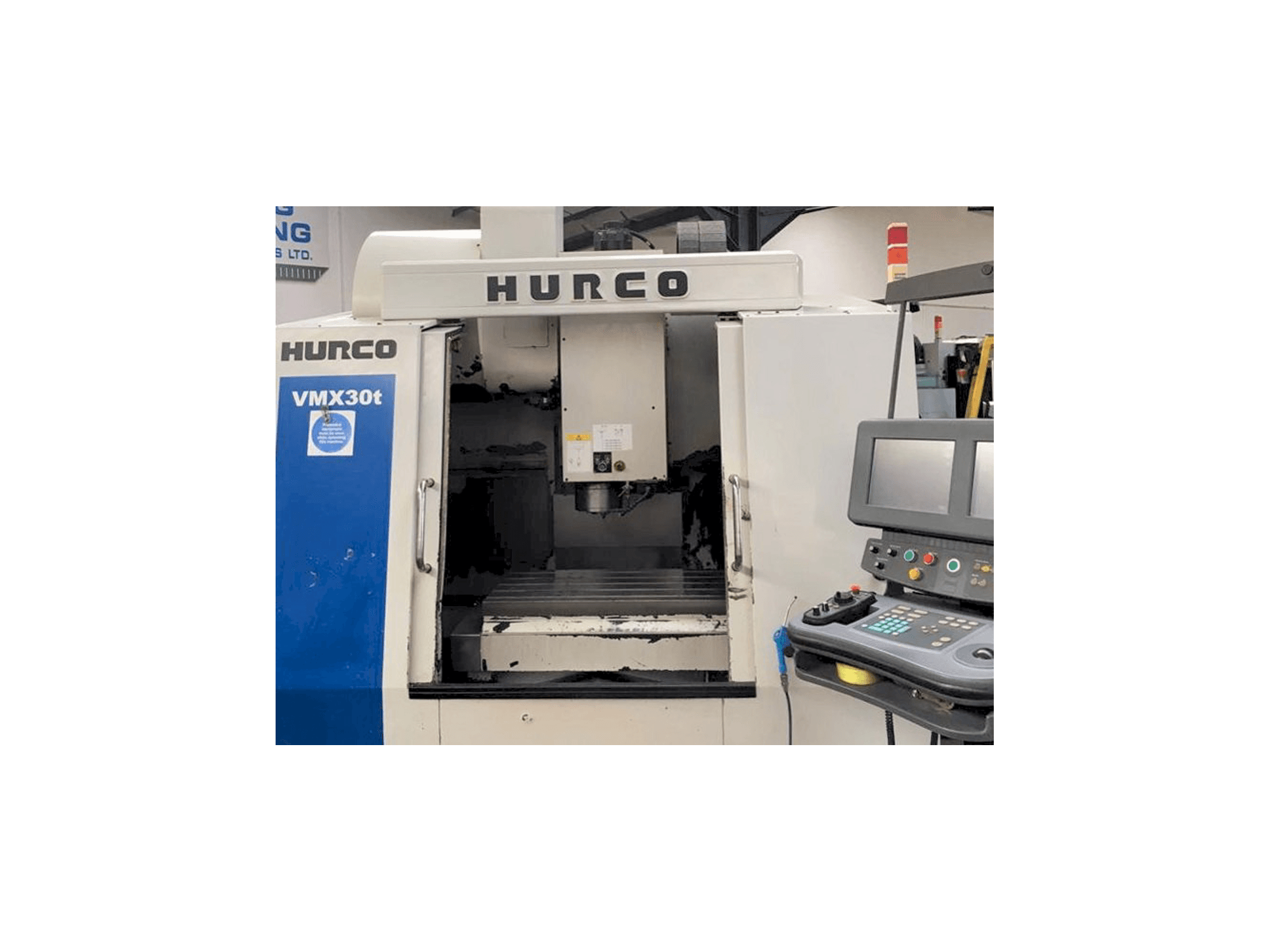 Prikaz stroja Hurco VMX 30T sprijeda