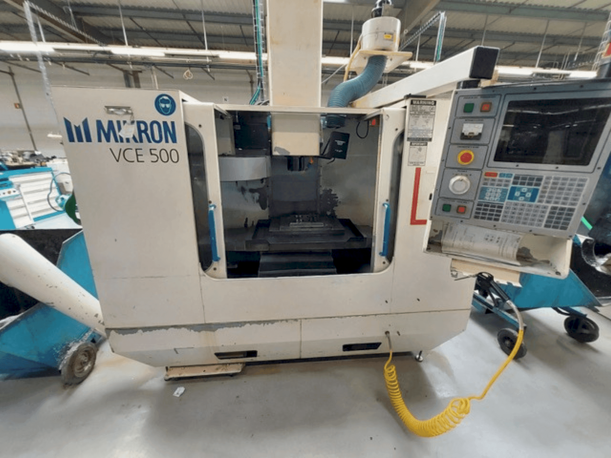 Prikaz stroja HAAS MIKRON VCE 500 sprijeda