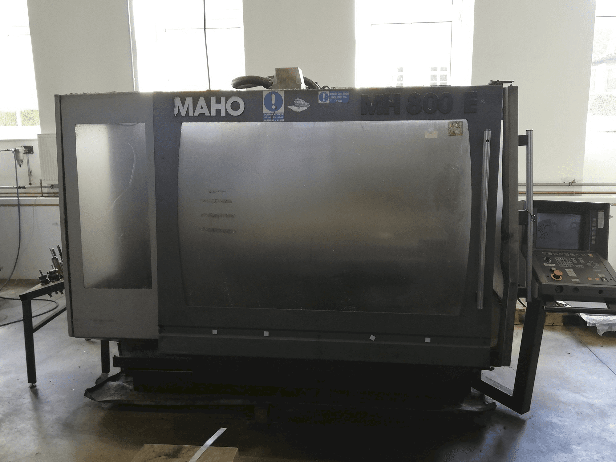 Prikaz stroja DECKEL MAHO MH 800 E sprijeda