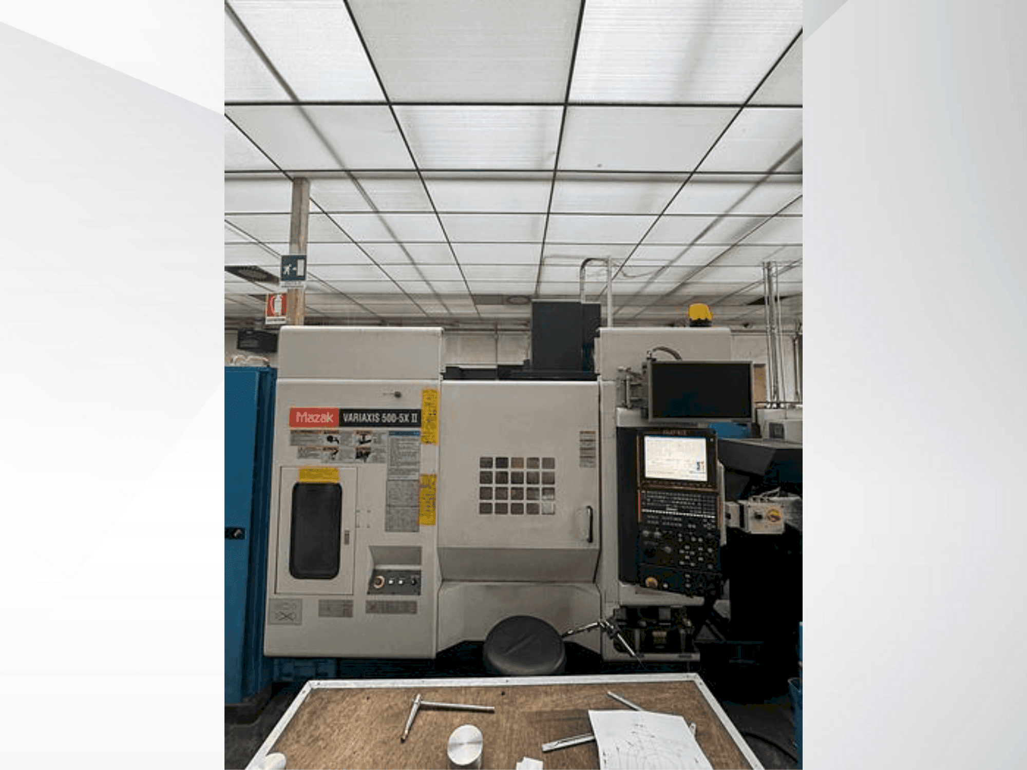 Prikaz stroja Mazak Variaxis 500-5X II sprijeda