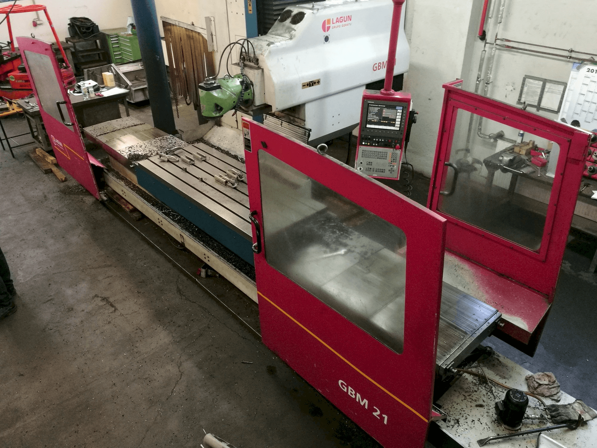 Prikaz stroja LAGUN GBM 21 sprijeda