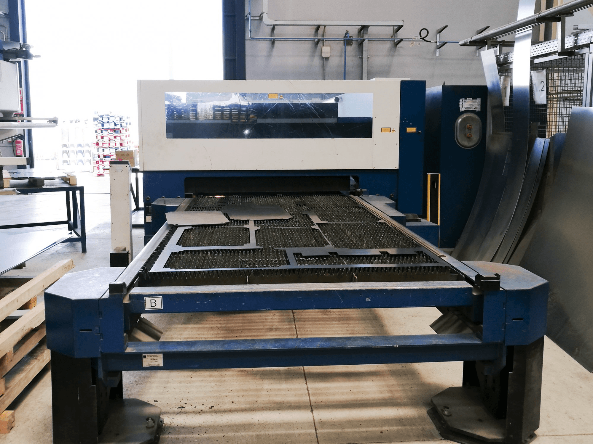 Prikaz stroja Trumpf TruLaser 3530 sprijeda