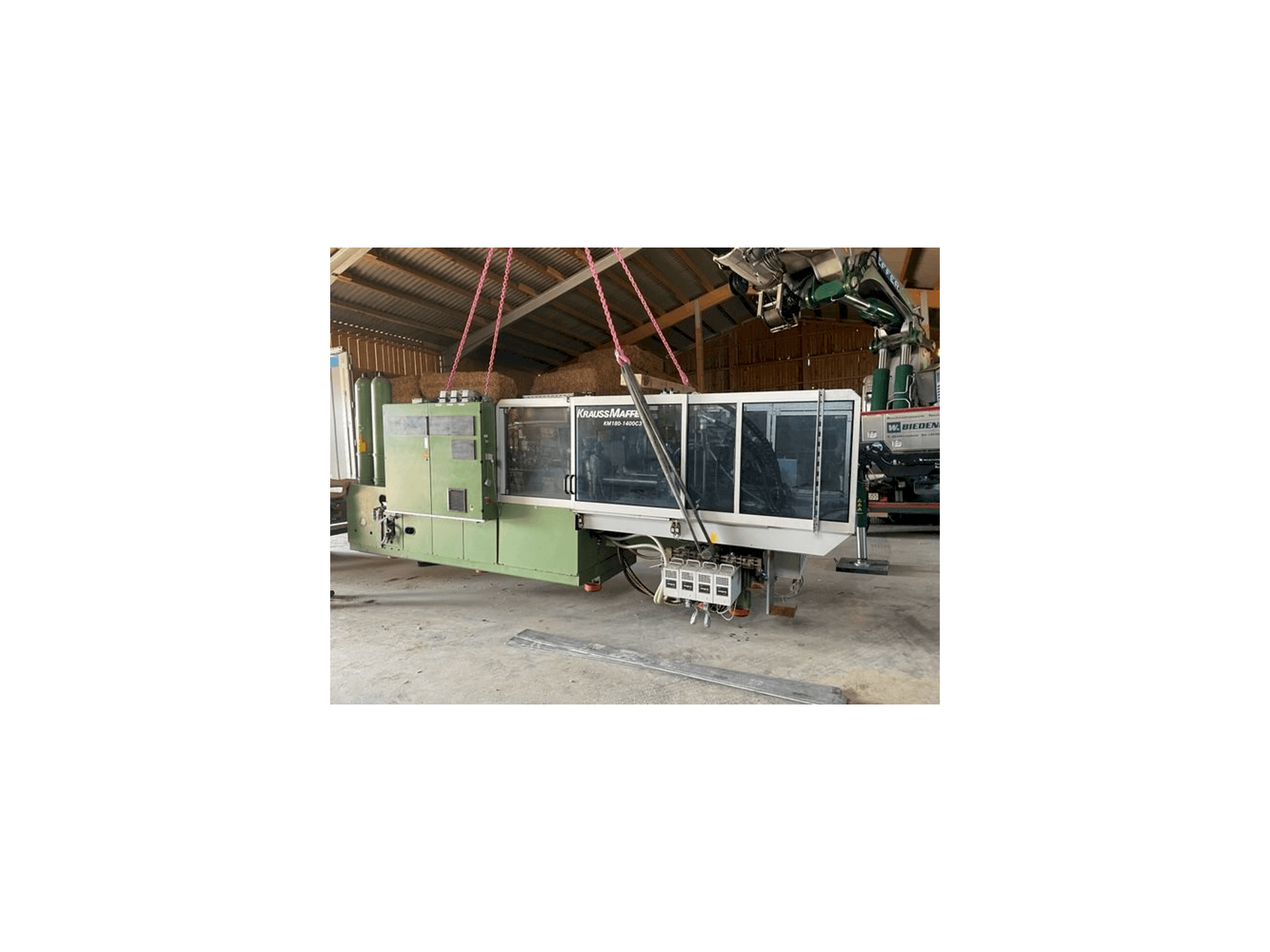 Prikaz stroja Krauss Maffei KW180 C3 hybrid sprijeda