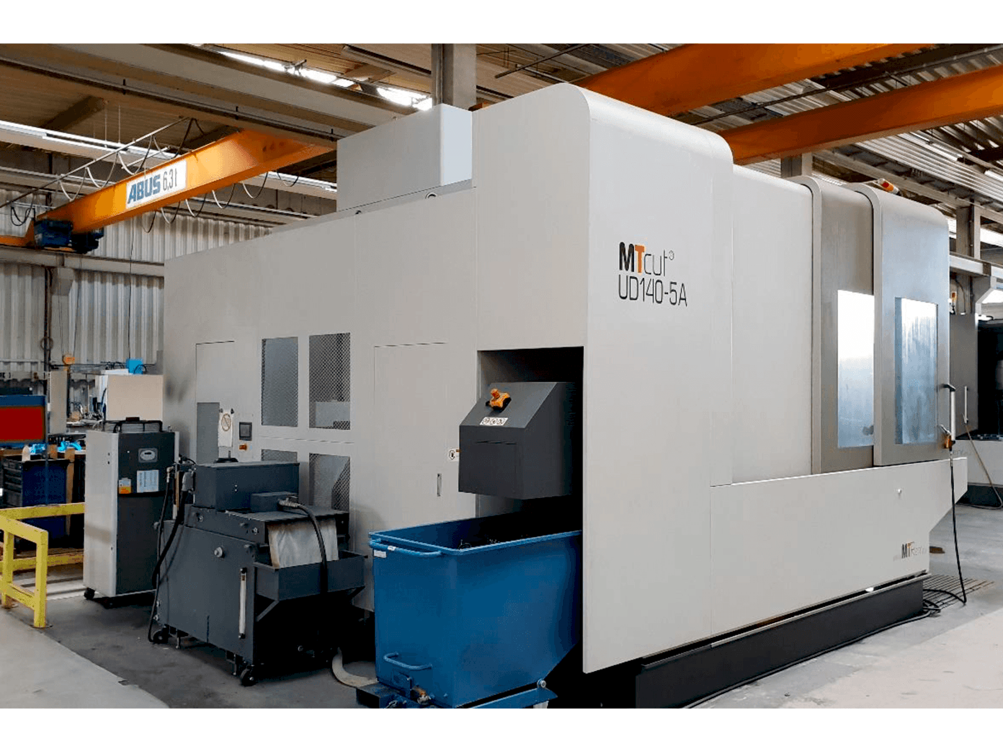 Prikaz stroja MTcut UD140H-5A sprijeda