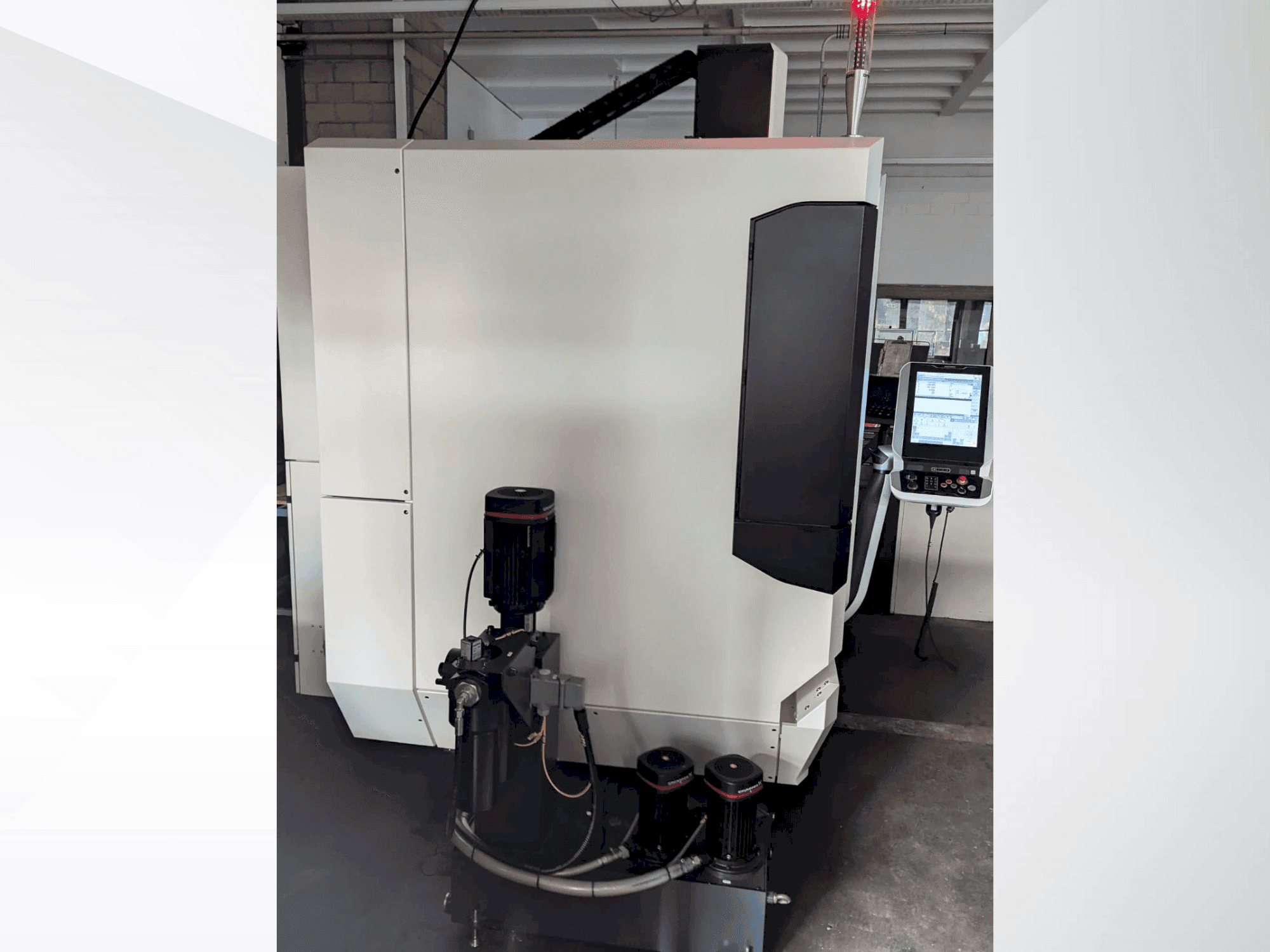 Prikaz stroja DMG MORI CMX 50U sprijeda