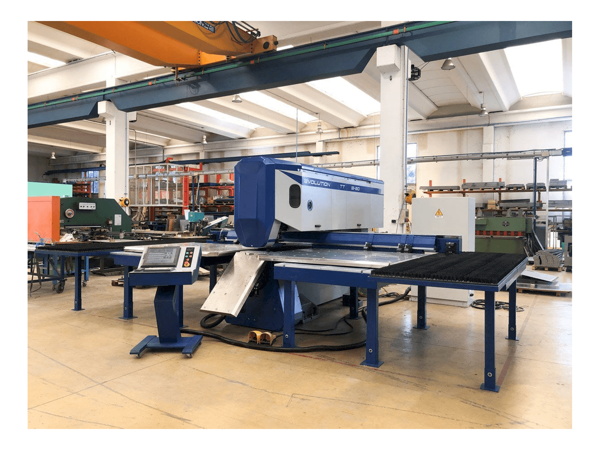 Prikaz stroja TECHNOLOGY EVOLUTION TT sprijeda