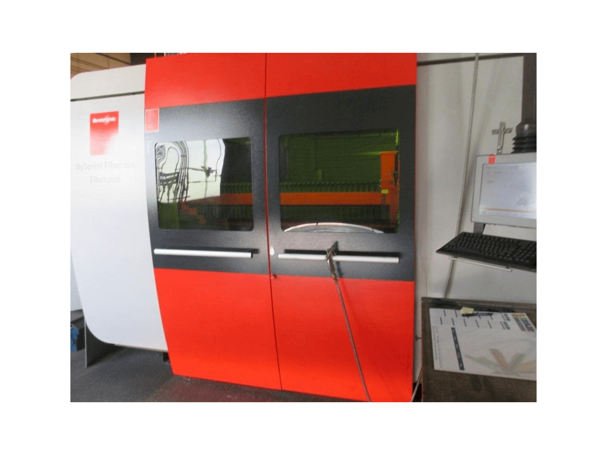 Prikaz stroja Bystronic BySprint Fiber 3015 sprijeda