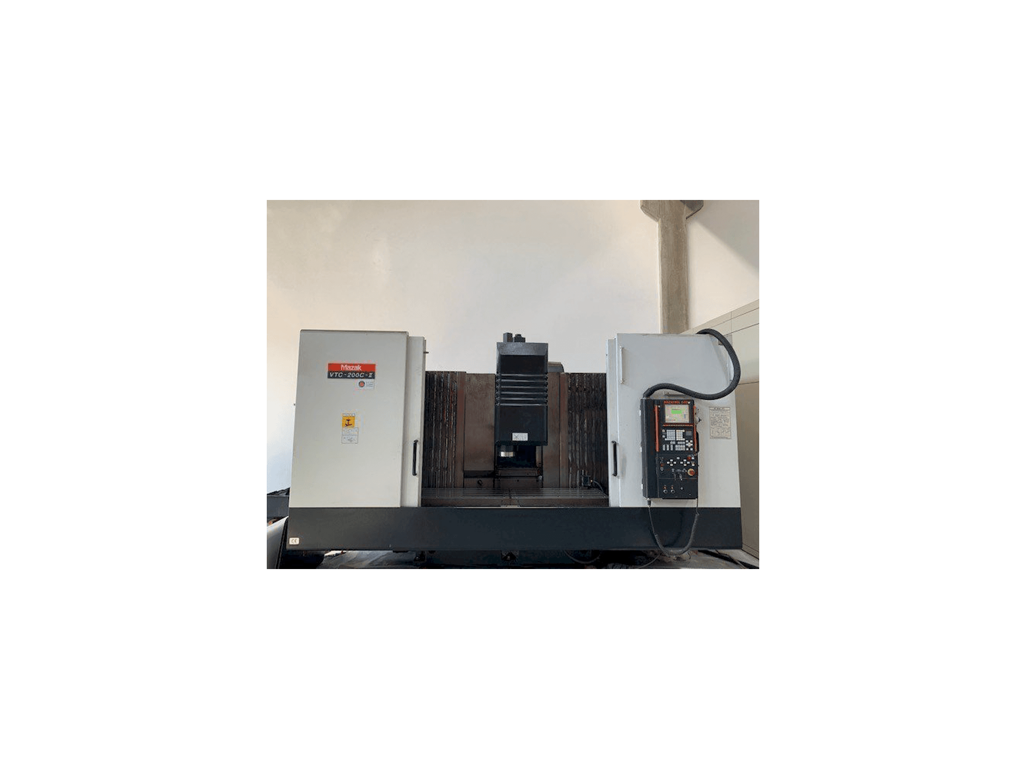 Prikaz stroja Mazak VT 200C II sprijeda