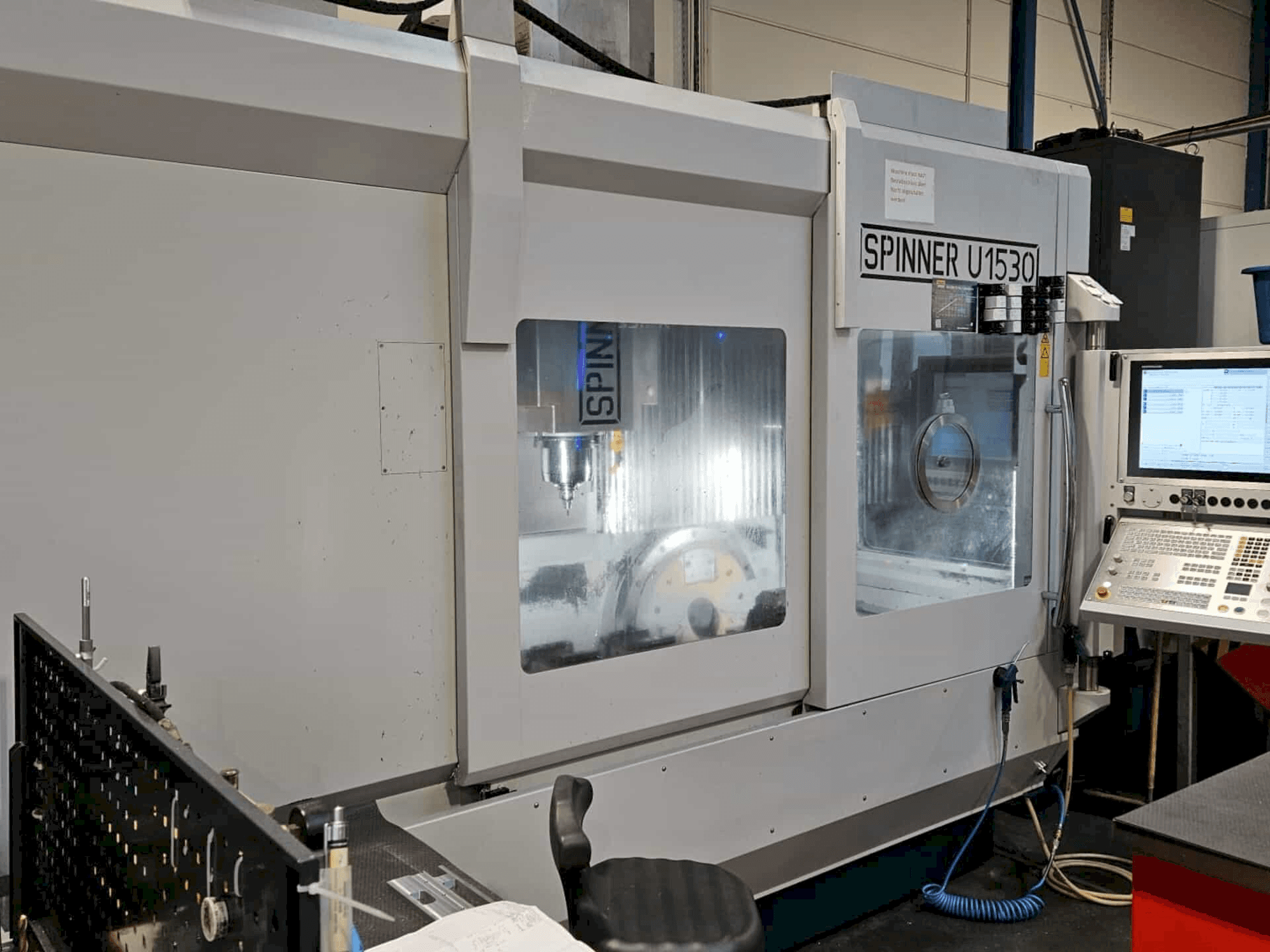 Prikaz stroja SPINNER U 1530 sprijeda