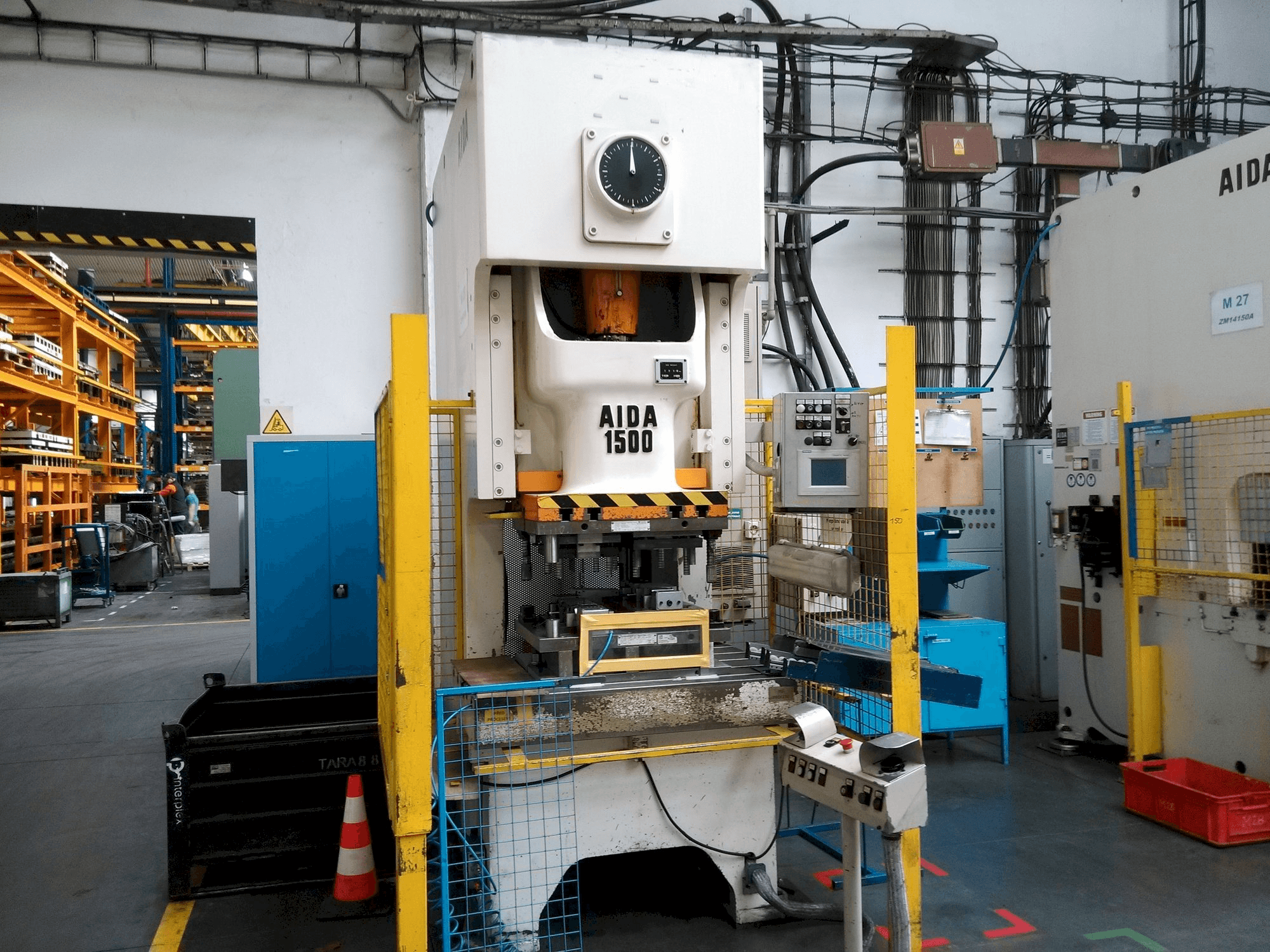 Prikaz stroja AIDA NC 1-1500 sprijeda