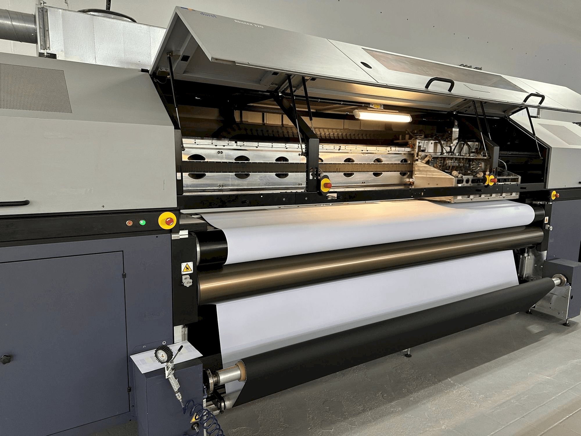 Prikaz stroja Durst Rhotex 320 sprijeda