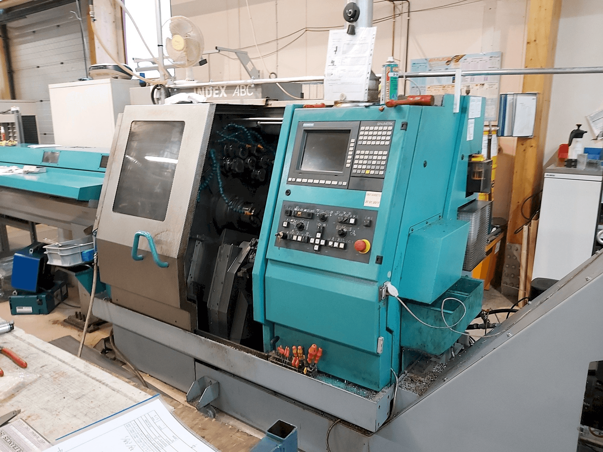 Prikaz stroja Index ABC sprijeda