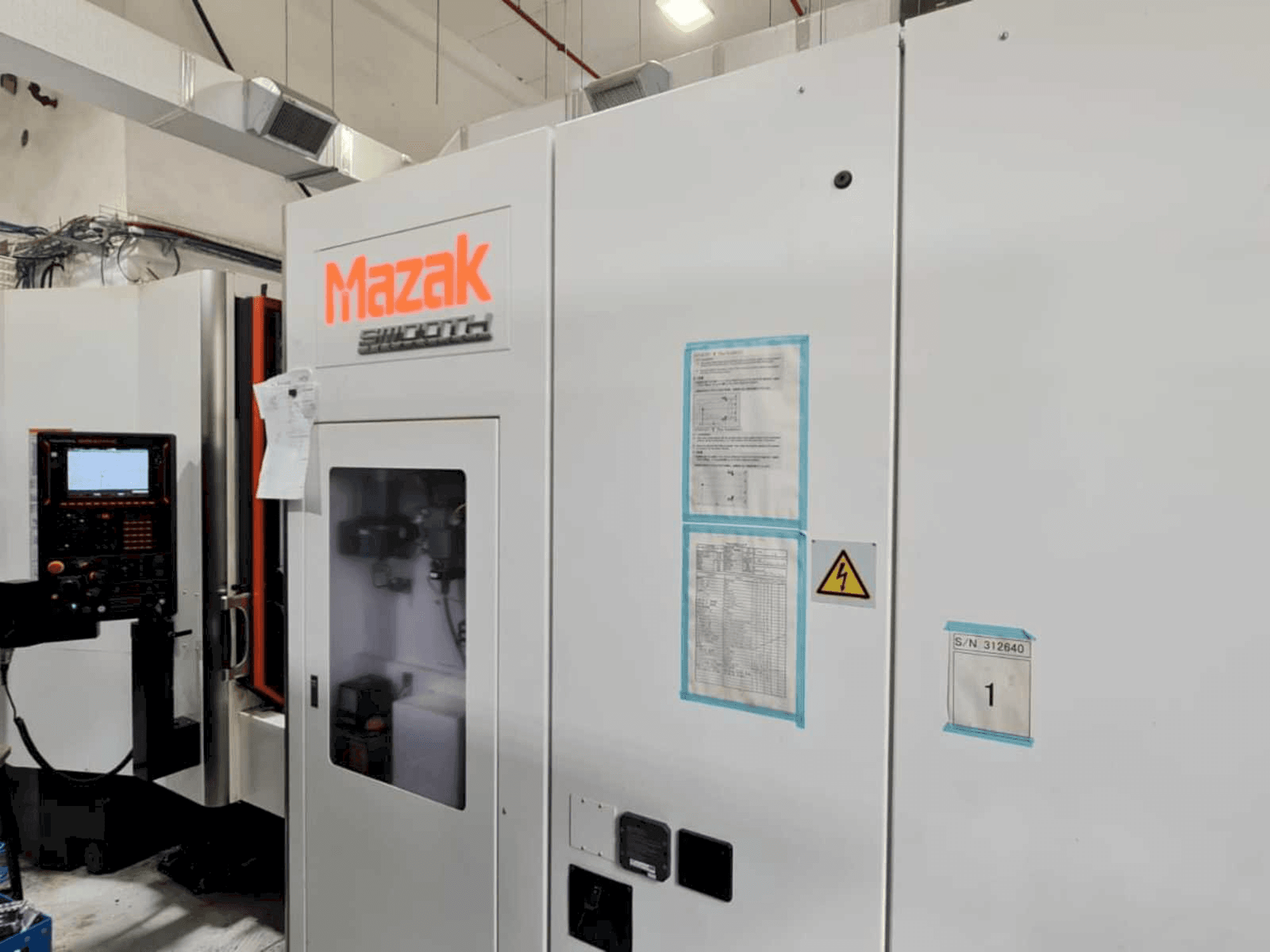 Prikaz stroja Mazak HCH-4000 sprijeda