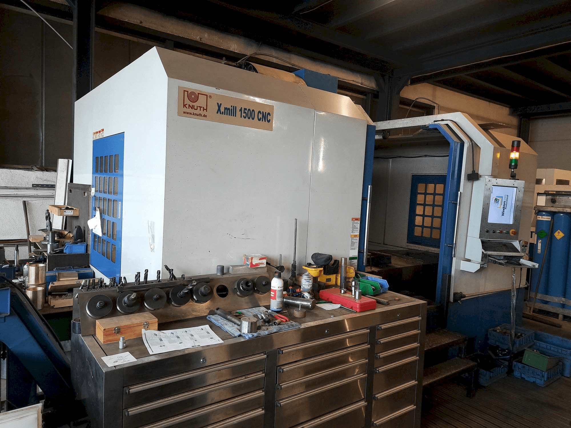 Prikaz stroja KNUTH X-Mill 1500 CNC sprijeda