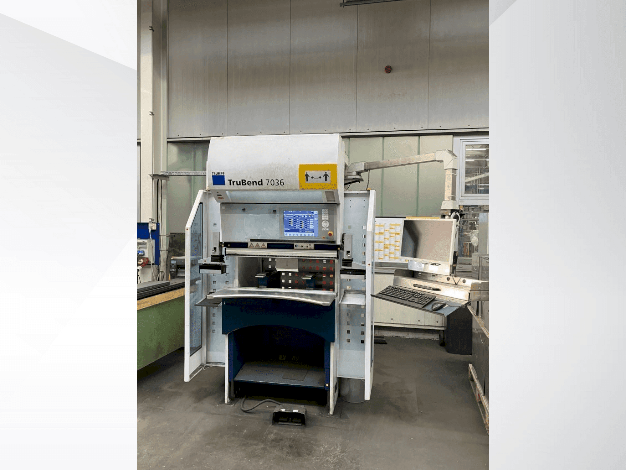 Prikaz stroja TRUMPF TruBend 7036 sprijeda