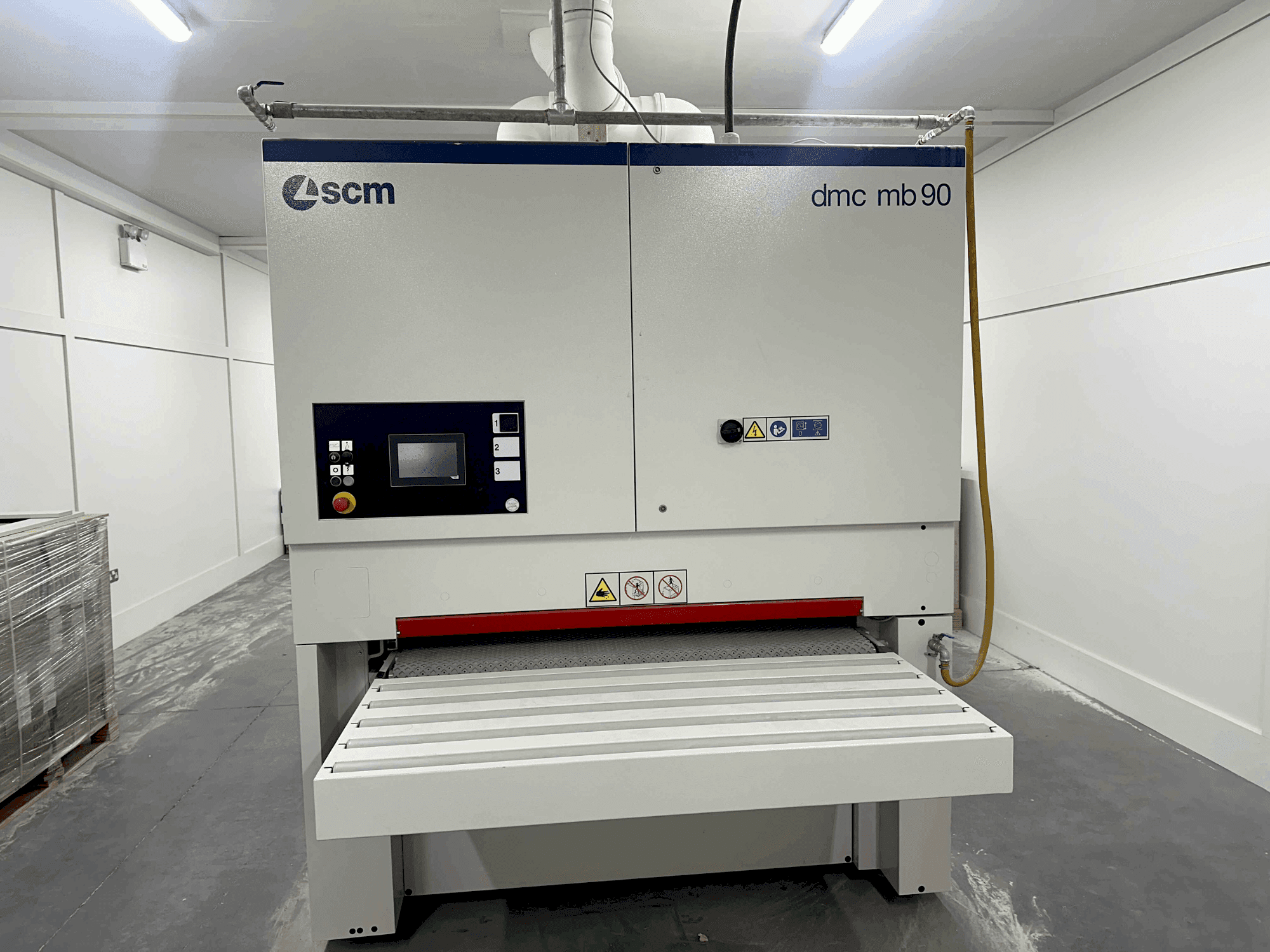 Prikaz stroja SCM DMC MB90 DBB135 sprijeda