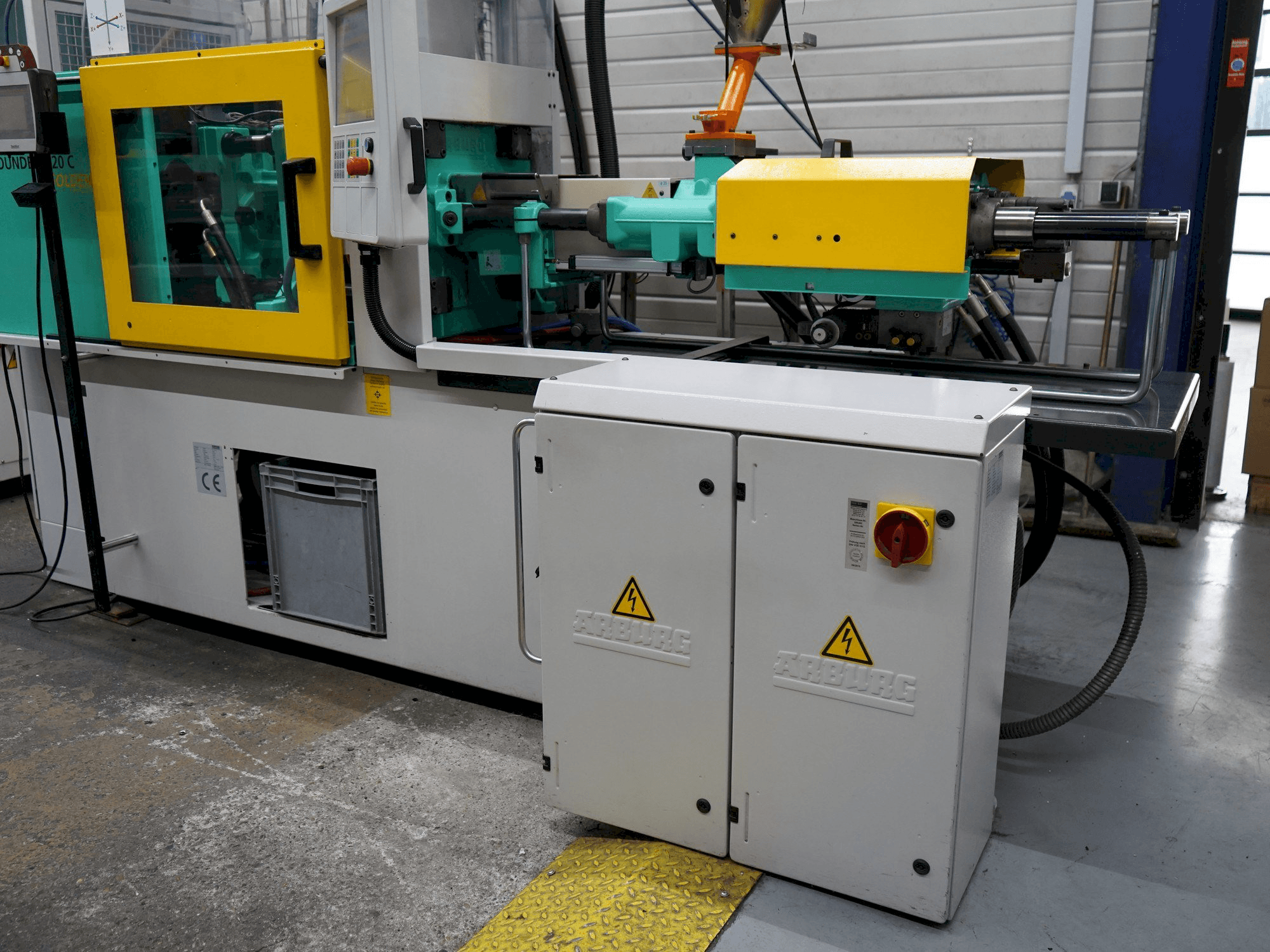 Prikaz stroja Arburg 320C (500-170) sprijeda