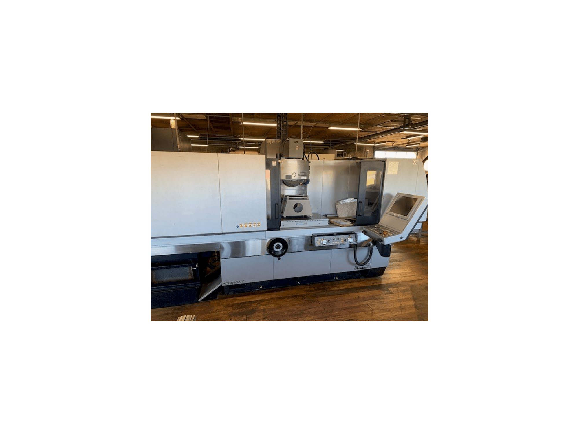 Prikaz stroja OKAMOTO ACC 84CA-iQ sprijeda