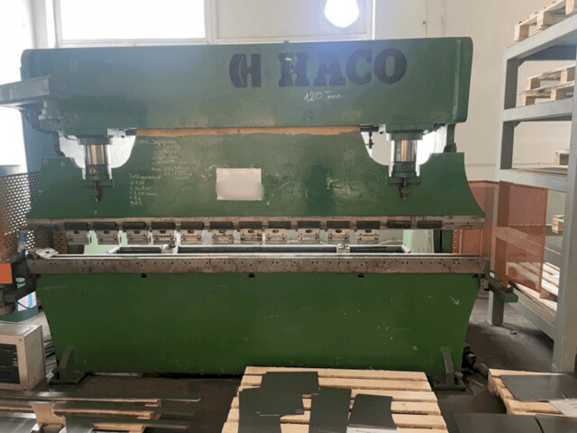 Prikaz stroja HACO PPE S30135 sprijeda