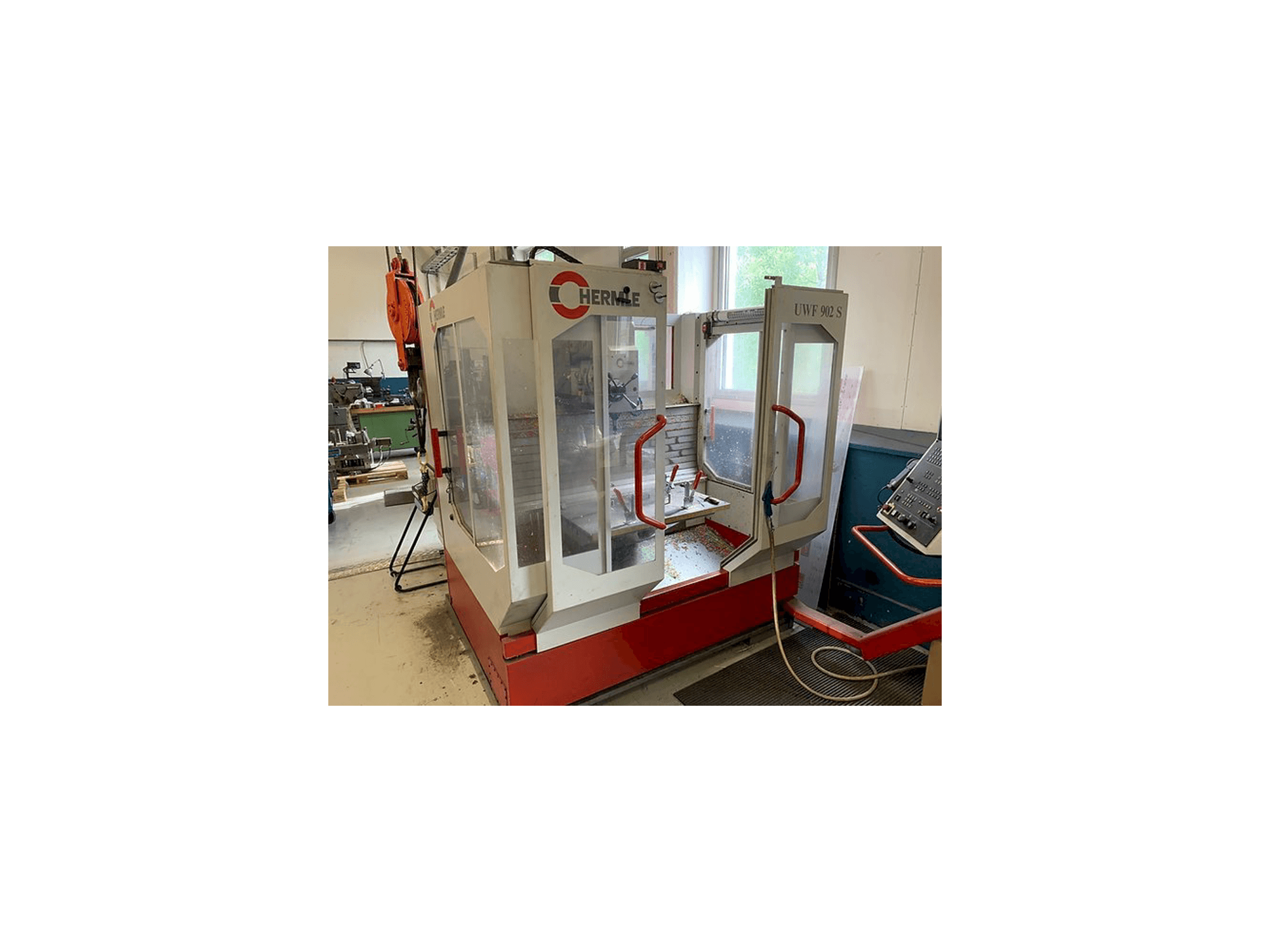 Prikaz stroja HERMLE UWF 902 S sprijeda