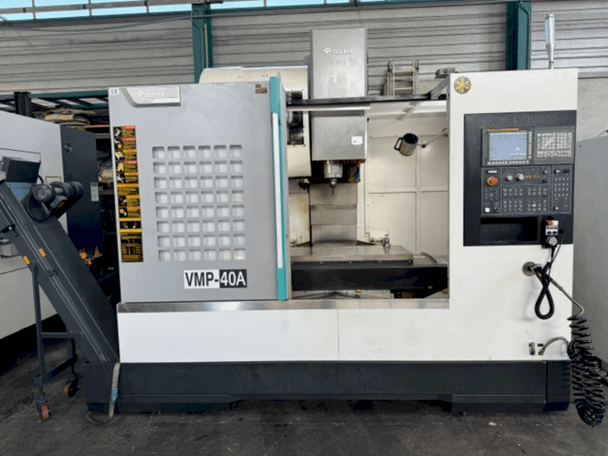 Prikaz stroja Feeler VMP40A sprijeda