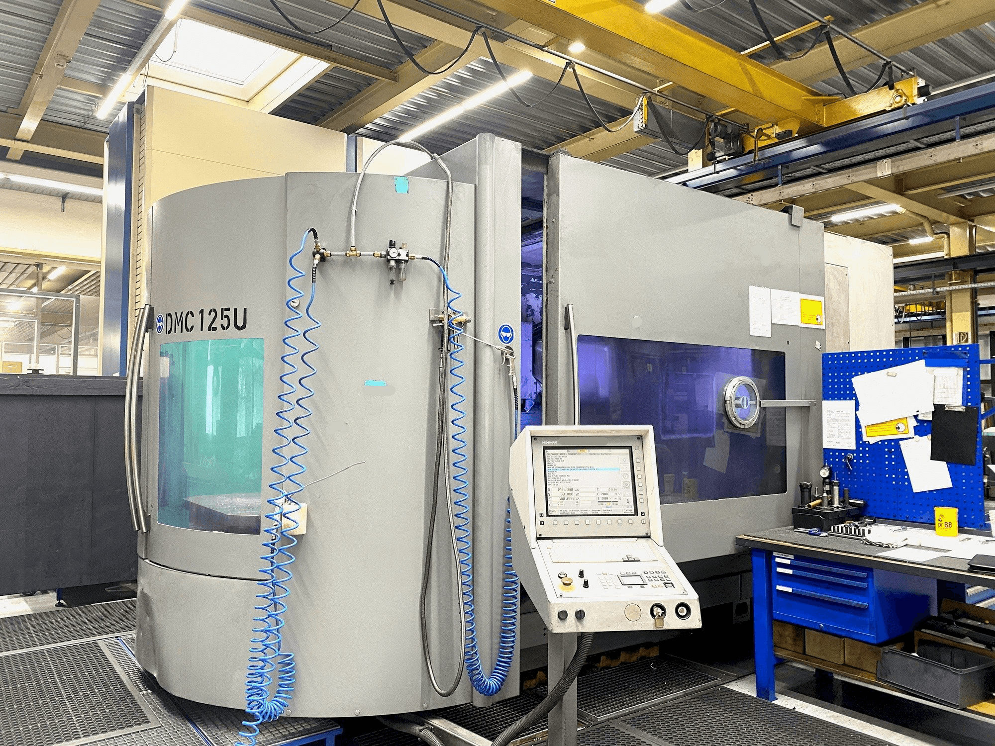 Prikaz stroja DMG Deckel Maho DMC 125 U sprijeda