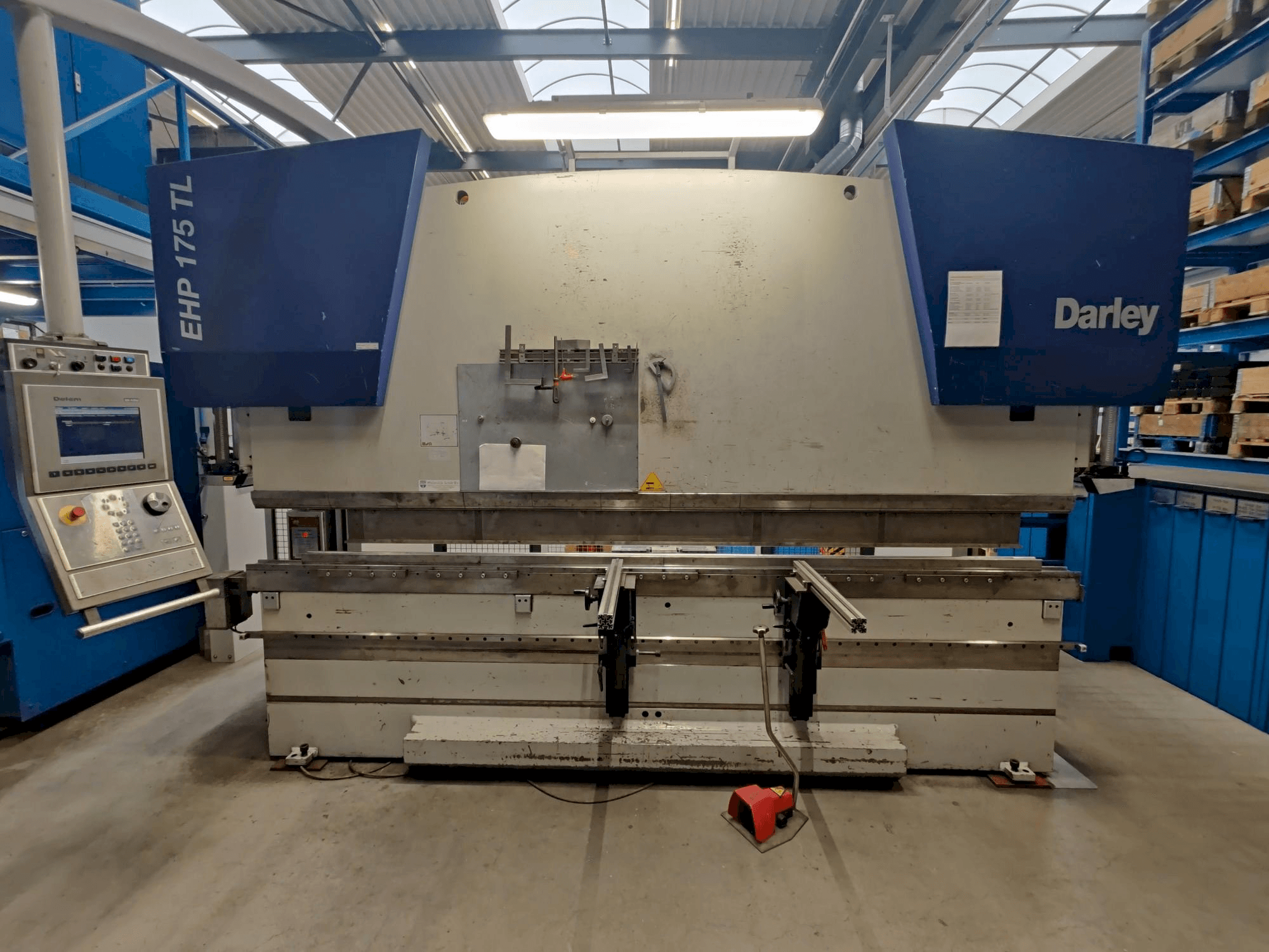 Prikaz stroja Darley EHP-LS 175.36/31 T sprijeda