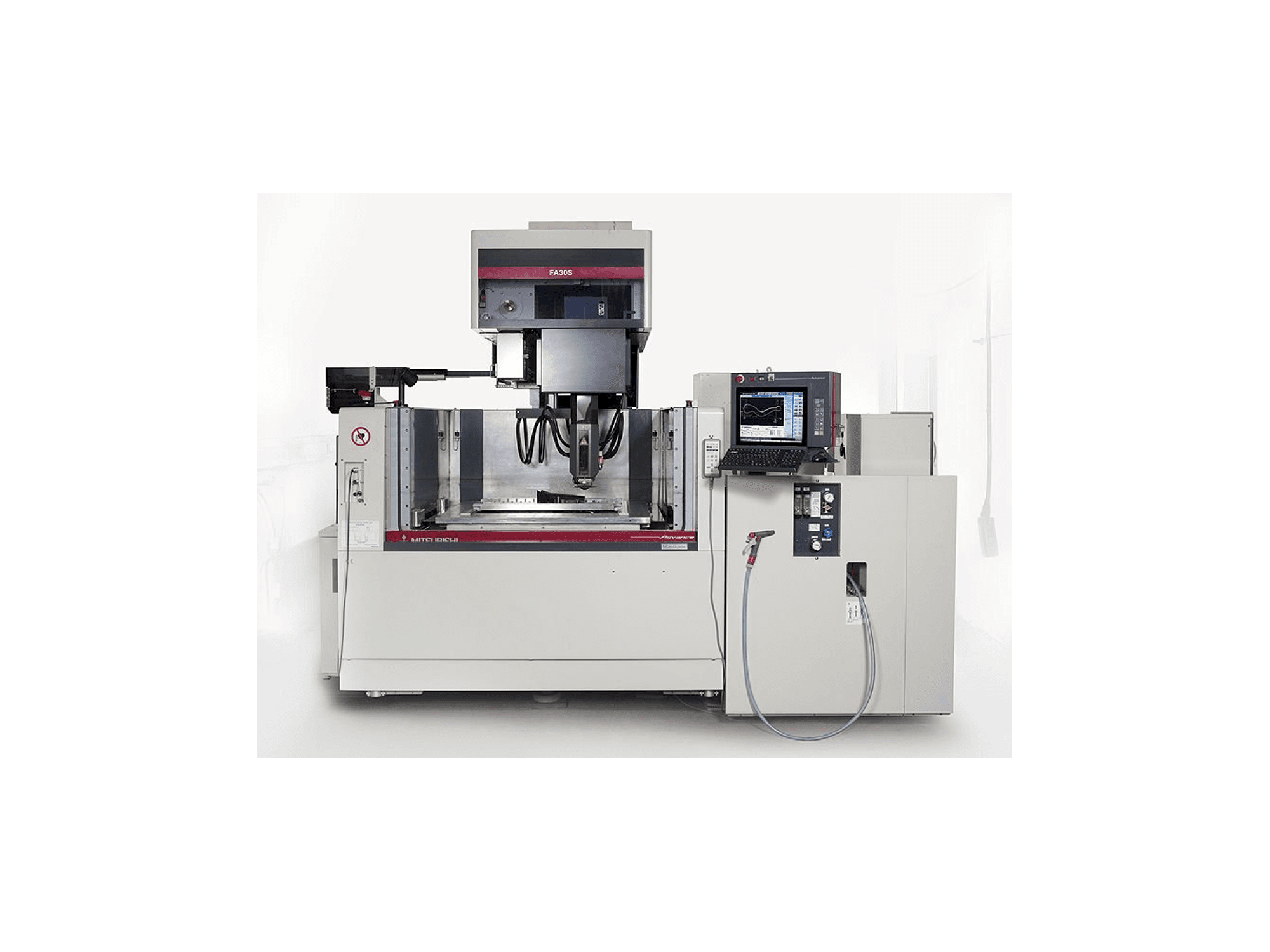 Prikaz stroja Mitsubishi FA 30S Advance sprijeda