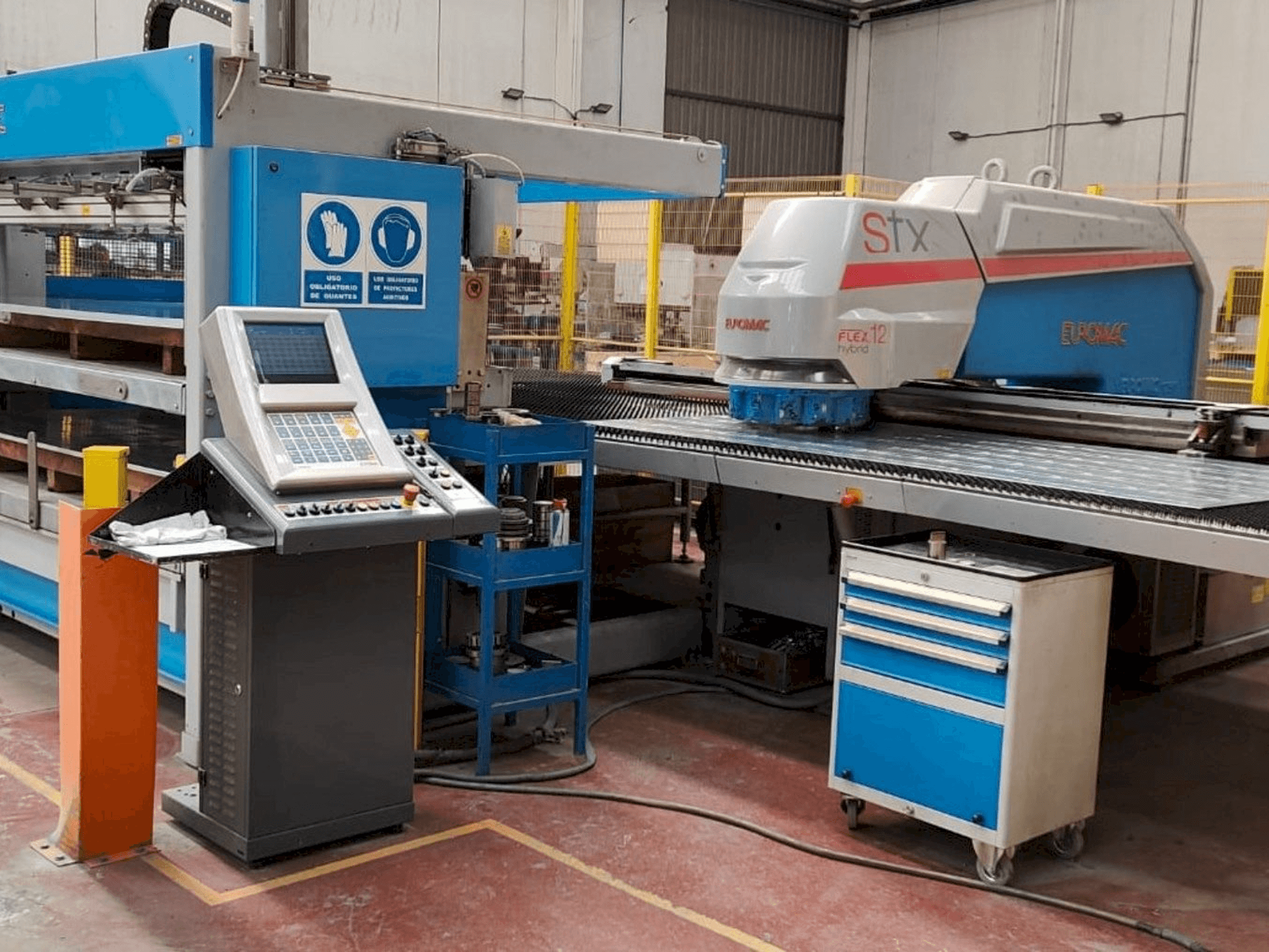 Prikaz stroja Euromac STX Plus 1250/30-2500 Flex 12 Hybrid sprijeda